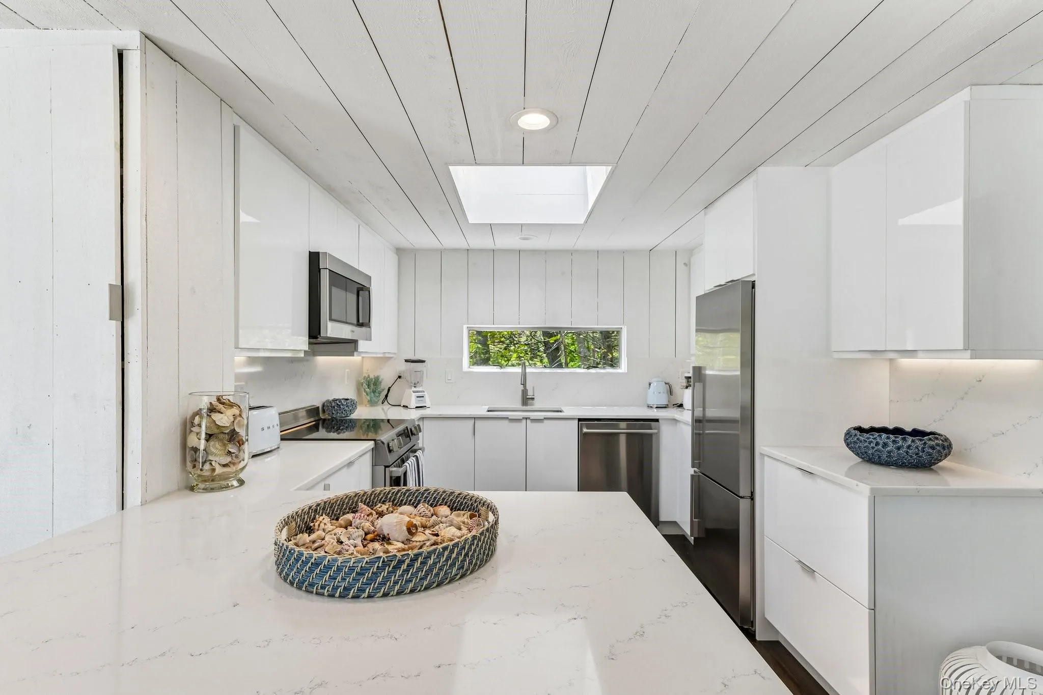 15 Elm Lane, East Hampton, NY, 2 Bedrooms Bedrooms, 10 Rooms Rooms,2 BathroomsBathrooms,Residential,For Rent,Elm,0,1036630 15 Elm Lane, East Hampton, NY, 2 Bedrooms Bedrooms, 10 Rooms Rooms,2 BathroomsBathrooms,Residential,For Rent,Elm,0,1036630