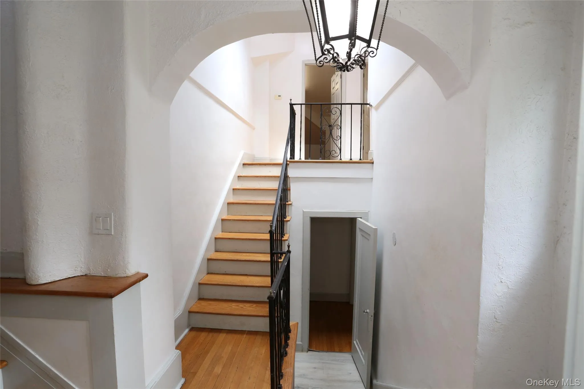 1 Sunset Drive, Ramapo, NY, 7 Bedrooms Bedrooms, 9 Rooms Rooms,3 BathroomsBathrooms,Residential,For Rent,Sunset,0,1036633 1 Sunset Drive, Ramapo, NY, 7 Bedrooms Bedrooms, 9 Rooms Rooms,3 BathroomsBathrooms,Residential,For Rent,Sunset,0,1036633