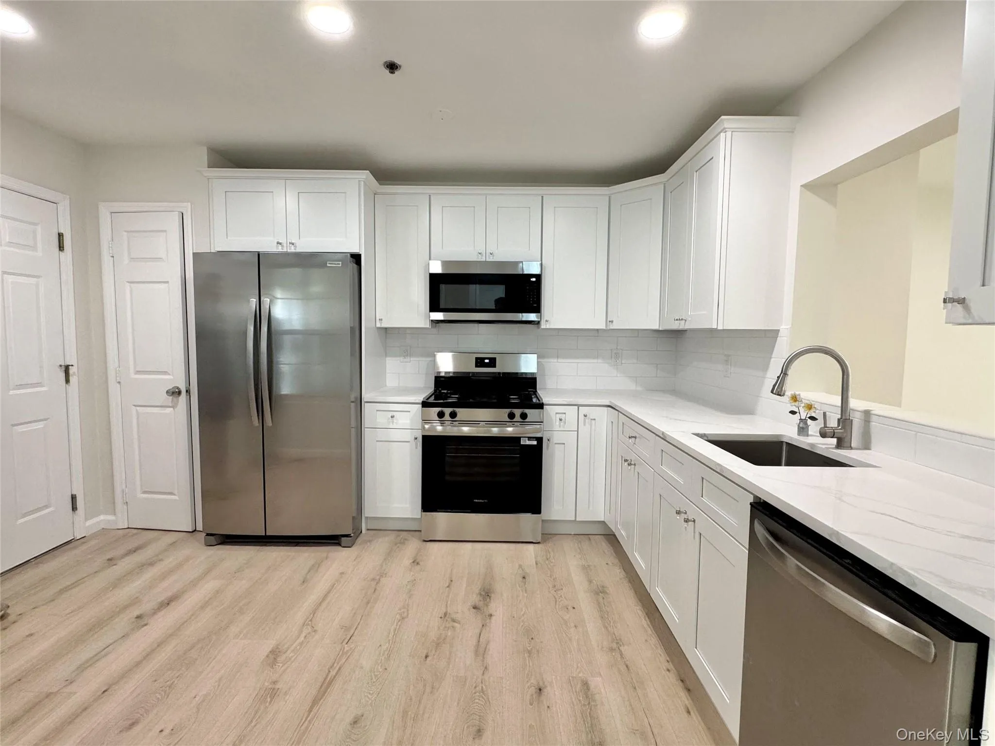43 Commodore Circle, Brookhaven, NY, 2 Bedrooms Bedrooms, 5 Rooms Rooms,2 BathroomsBathrooms,Residential,For Rent,Commodore Circle,0,1036637 43 Commodore Circle, Brookhaven, NY, 2 Bedrooms Bedrooms, 5 Rooms Rooms,2 BathroomsBathrooms,Residential,For Rent,Commodore Circle,0,1036637