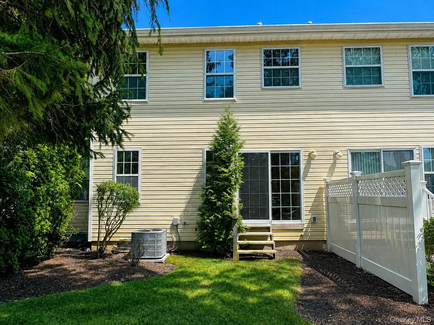 43 Commodore Circle, Brookhaven, NY, 2 Bedrooms Bedrooms, 5 Rooms Rooms,2 BathroomsBathrooms,Residential,For Rent,Commodore Circle,0,1036637 43 Commodore Circle, Brookhaven, NY, 2 Bedrooms Bedrooms, 5 Rooms Rooms,2 BathroomsBathrooms,Residential,For Rent,Commodore Circle,0,1036637
