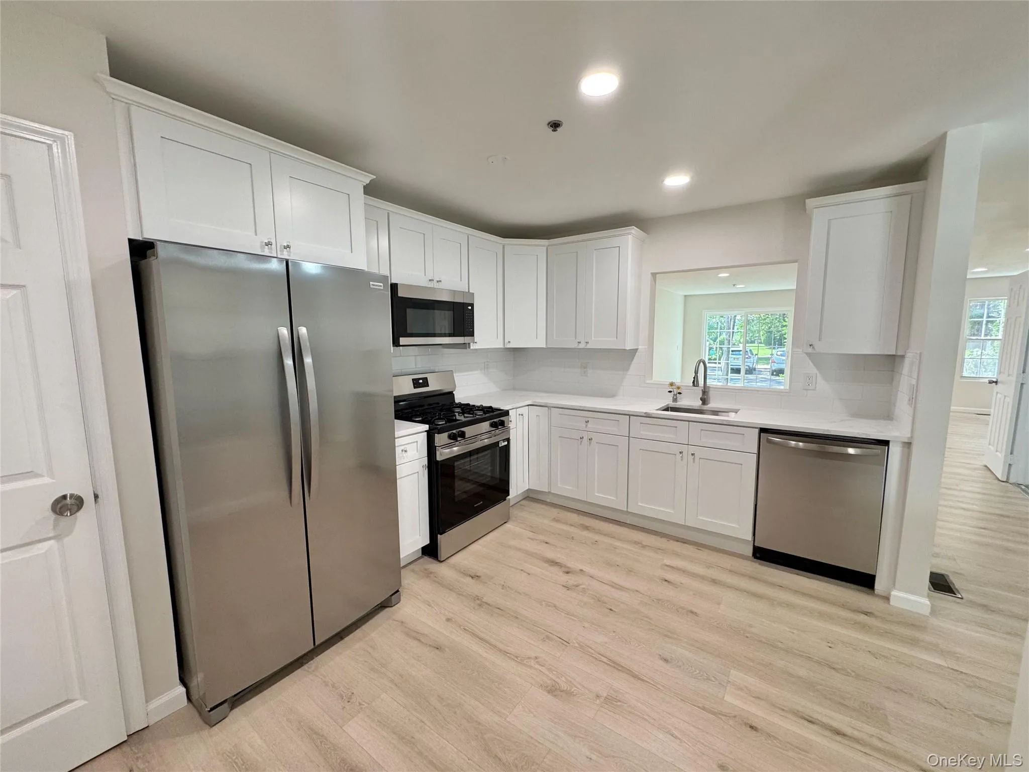 43 Commodore Circle, Brookhaven, NY, 2 Bedrooms Bedrooms, 5 Rooms Rooms,2 BathroomsBathrooms,Residential,For Rent,Commodore Circle,0,1036637 43 Commodore Circle, Brookhaven, NY, 2 Bedrooms Bedrooms, 5 Rooms Rooms,2 BathroomsBathrooms,Residential,For Rent,Commodore Circle,0,1036637