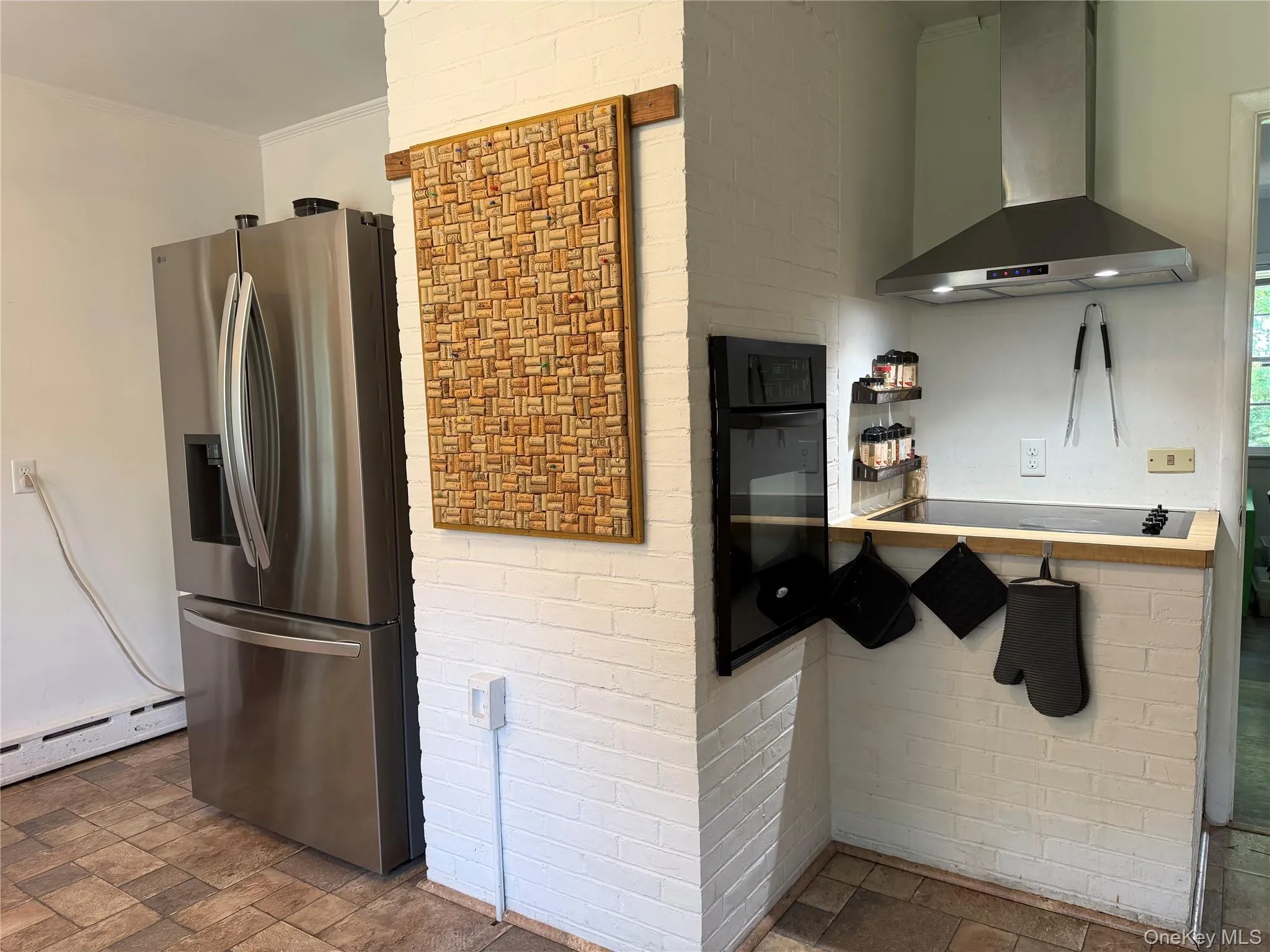 Wall oven and range Wall oven and range