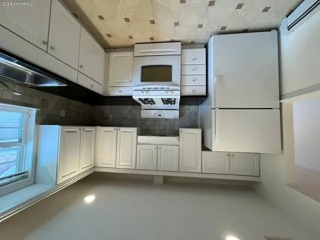 20 Edgewood Road, North Hempstead, NY, 3 Bedrooms Bedrooms, 6 Rooms Rooms,2 BathroomsBathrooms,Residential Lease,For Rent,Edgewood,0,1036641 20 Edgewood Road, North Hempstead, NY, 3 Bedrooms Bedrooms, 6 Rooms Rooms,2 BathroomsBathrooms,Residential Lease,For Rent,Edgewood,0,1036641