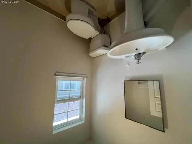 20 Edgewood Road, North Hempstead, NY, 3 Bedrooms Bedrooms, 6 Rooms Rooms,2 BathroomsBathrooms,Residential Lease,For Rent,Edgewood,0,1036641 20 Edgewood Road, North Hempstead, NY, 3 Bedrooms Bedrooms, 6 Rooms Rooms,2 BathroomsBathrooms,Residential Lease,For Rent,Edgewood,0,1036641
