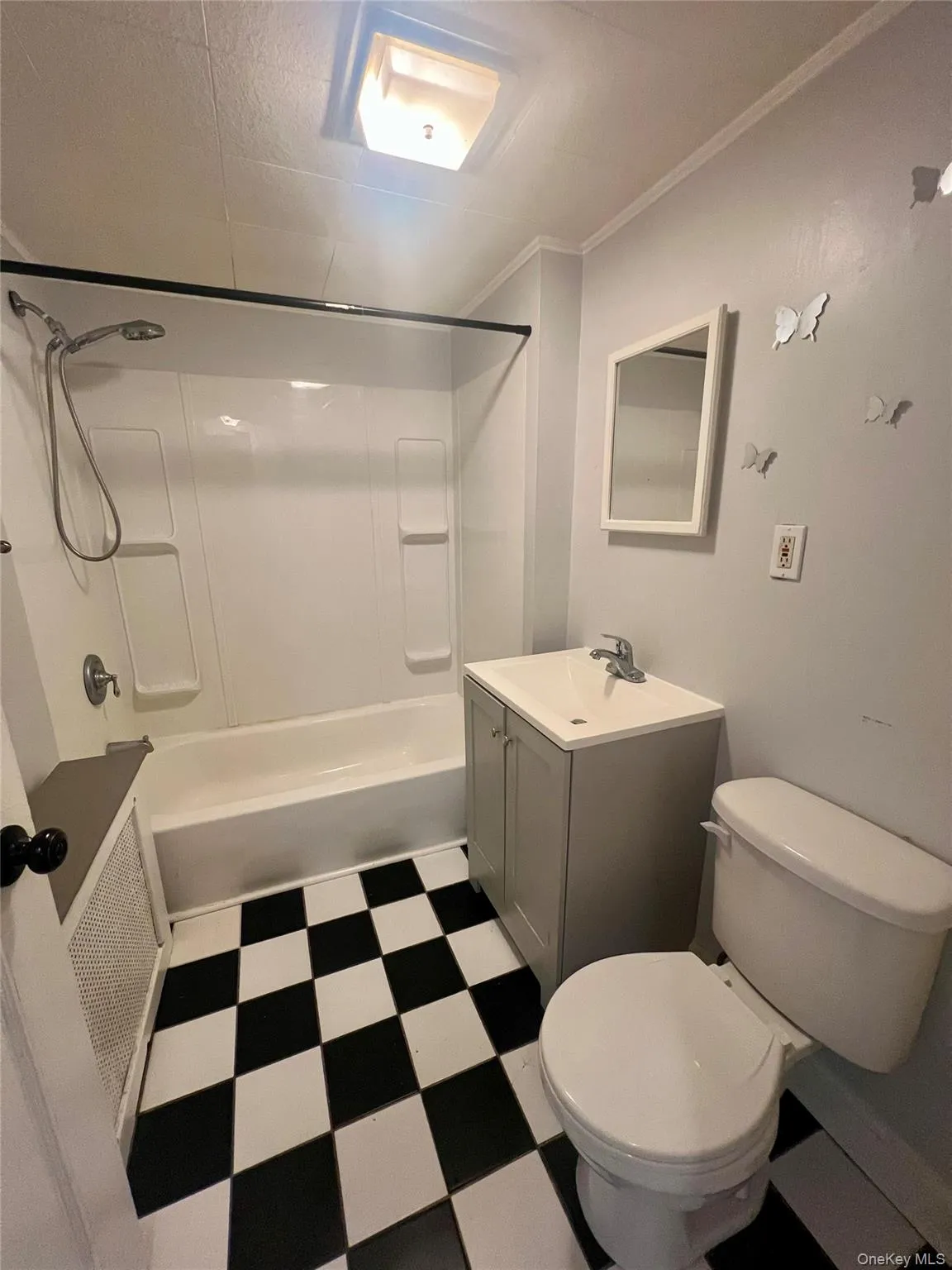 1612-1616 Route 9W, Marlboro, NY, 2 Bedrooms Bedrooms, 5 Rooms Rooms,1 BathroomBathrooms,Residential Lease,For Rent,Route 9W,0,1036650 1612-1616 Route 9W, Marlboro, NY, 2 Bedrooms Bedrooms, 5 Rooms Rooms,1 BathroomBathrooms,Residential Lease,For Rent,Route 9W,0,1036650