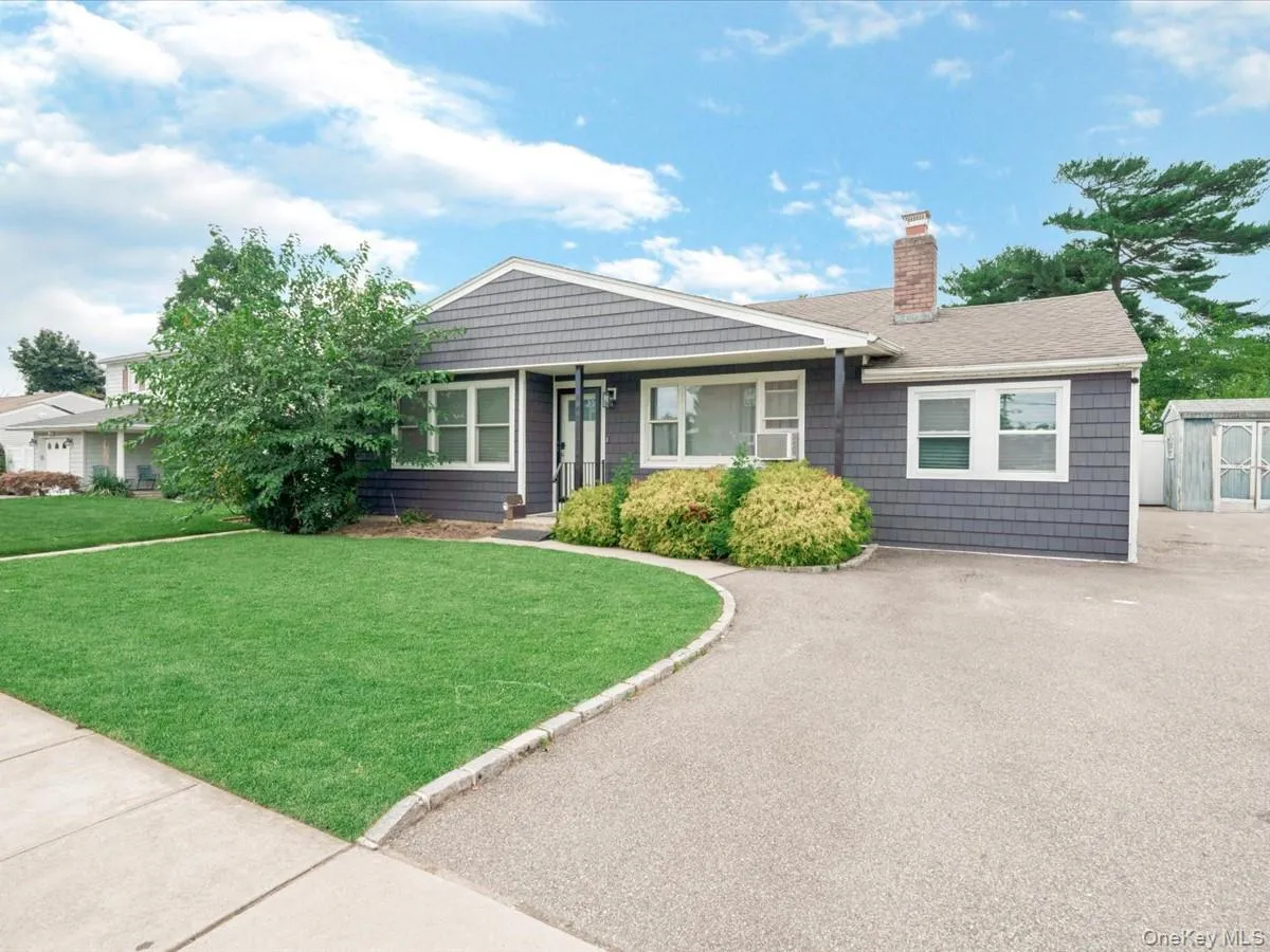 14 Lois Lane, Oyster Bay, NY, 1 Bedroom Bedrooms, 3 Rooms Rooms,1 BathroomBathrooms,Residential Lease,For Rent,Lois,0,1036652 14 Lois Lane, Oyster Bay, NY, 1 Bedroom Bedrooms, 3 Rooms Rooms,1 BathroomBathrooms,Residential Lease,For Rent,Lois,0,1036652