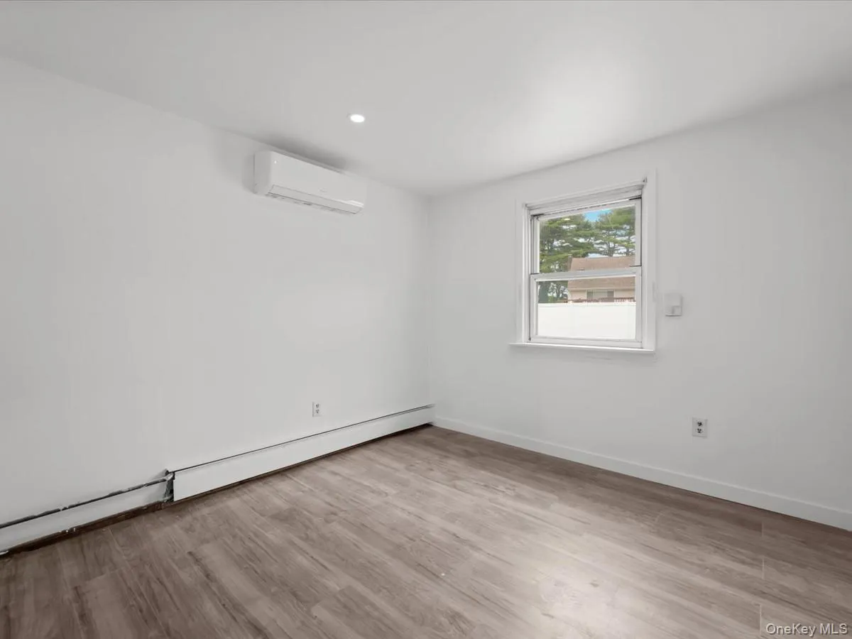 14 Lois Lane, Oyster Bay, NY, 1 Bedroom Bedrooms, 3 Rooms Rooms,1 BathroomBathrooms,Residential Lease,For Rent,Lois,0,1036652 14 Lois Lane, Oyster Bay, NY, 1 Bedroom Bedrooms, 3 Rooms Rooms,1 BathroomBathrooms,Residential Lease,For Rent,Lois,0,1036652