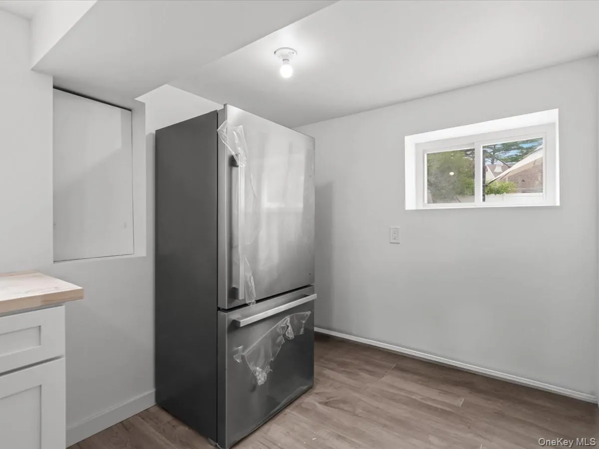 14 Lois Lane, Oyster Bay, NY, 1 Bedroom Bedrooms, 3 Rooms Rooms,1 BathroomBathrooms,Residential Lease,For Rent,Lois,0,1036652 14 Lois Lane, Oyster Bay, NY, 1 Bedroom Bedrooms, 3 Rooms Rooms,1 BathroomBathrooms,Residential Lease,For Rent,Lois,0,1036652