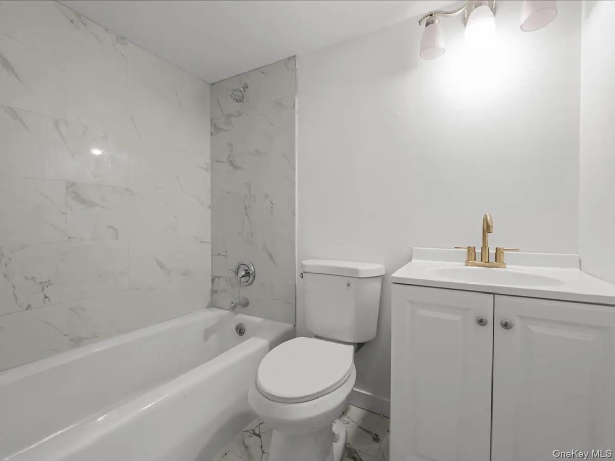14 Lois Lane, Oyster Bay, NY, 1 Bedroom Bedrooms, 3 Rooms Rooms,1 BathroomBathrooms,Residential Lease,For Rent,Lois,0,1036652 14 Lois Lane, Oyster Bay, NY, 1 Bedroom Bedrooms, 3 Rooms Rooms,1 BathroomBathrooms,Residential Lease,For Rent,Lois,0,1036652