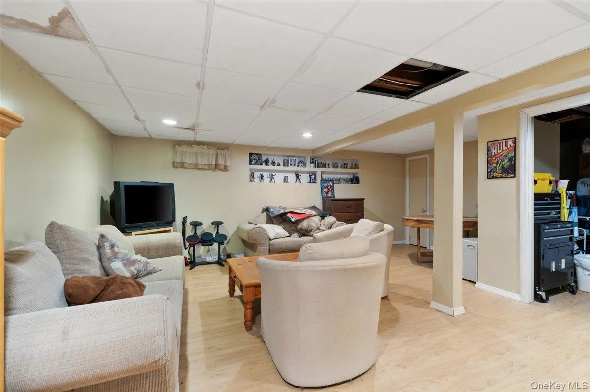369 Central Avenue, Babylon, NY, 3 Bedrooms Bedrooms, 8 Rooms Rooms,2 BathroomsBathrooms,Residential,For Rent,Central,0,1036653 369 Central Avenue, Babylon, NY, 3 Bedrooms Bedrooms, 8 Rooms Rooms,2 BathroomsBathrooms,Residential,For Rent,Central,0,1036653