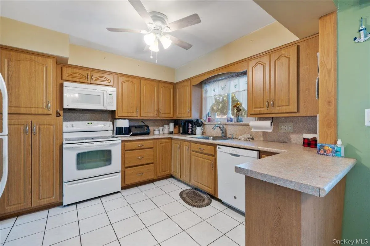 369 Central Avenue, Babylon, NY, 3 Bedrooms Bedrooms, 8 Rooms Rooms,2 BathroomsBathrooms,Residential,For Rent,Central,0,1036653 369 Central Avenue, Babylon, NY, 3 Bedrooms Bedrooms, 8 Rooms Rooms,2 BathroomsBathrooms,Residential,For Rent,Central,0,1036653