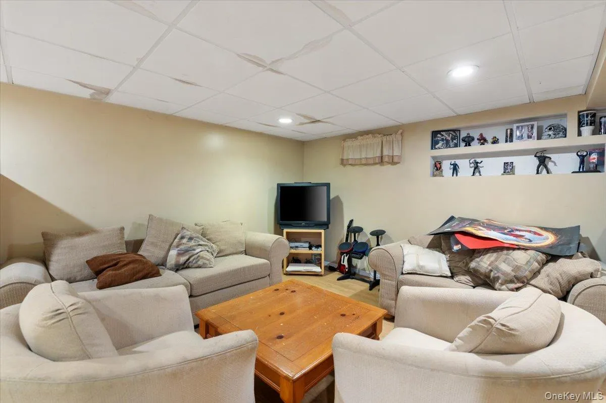369 Central Avenue, Babylon, NY, 3 Bedrooms Bedrooms, 8 Rooms Rooms,2 BathroomsBathrooms,Residential,For Rent,Central,0,1036653 369 Central Avenue, Babylon, NY, 3 Bedrooms Bedrooms, 8 Rooms Rooms,2 BathroomsBathrooms,Residential,For Rent,Central,0,1036653