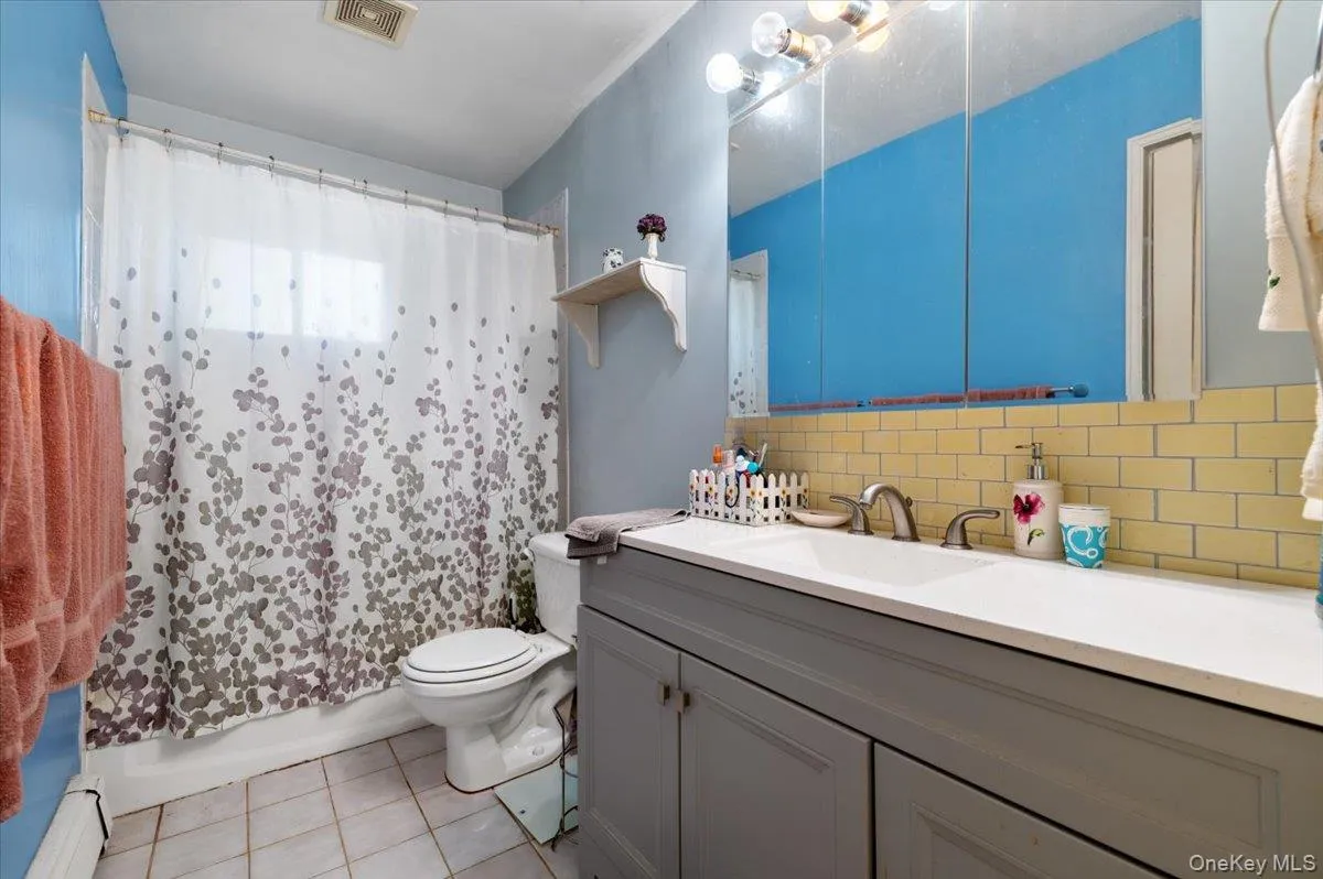 369 Central Avenue, Babylon, NY, 3 Bedrooms Bedrooms, 8 Rooms Rooms,2 BathroomsBathrooms,Residential,For Rent,Central,0,1036653 369 Central Avenue, Babylon, NY, 3 Bedrooms Bedrooms, 8 Rooms Rooms,2 BathroomsBathrooms,Residential,For Rent,Central,0,1036653