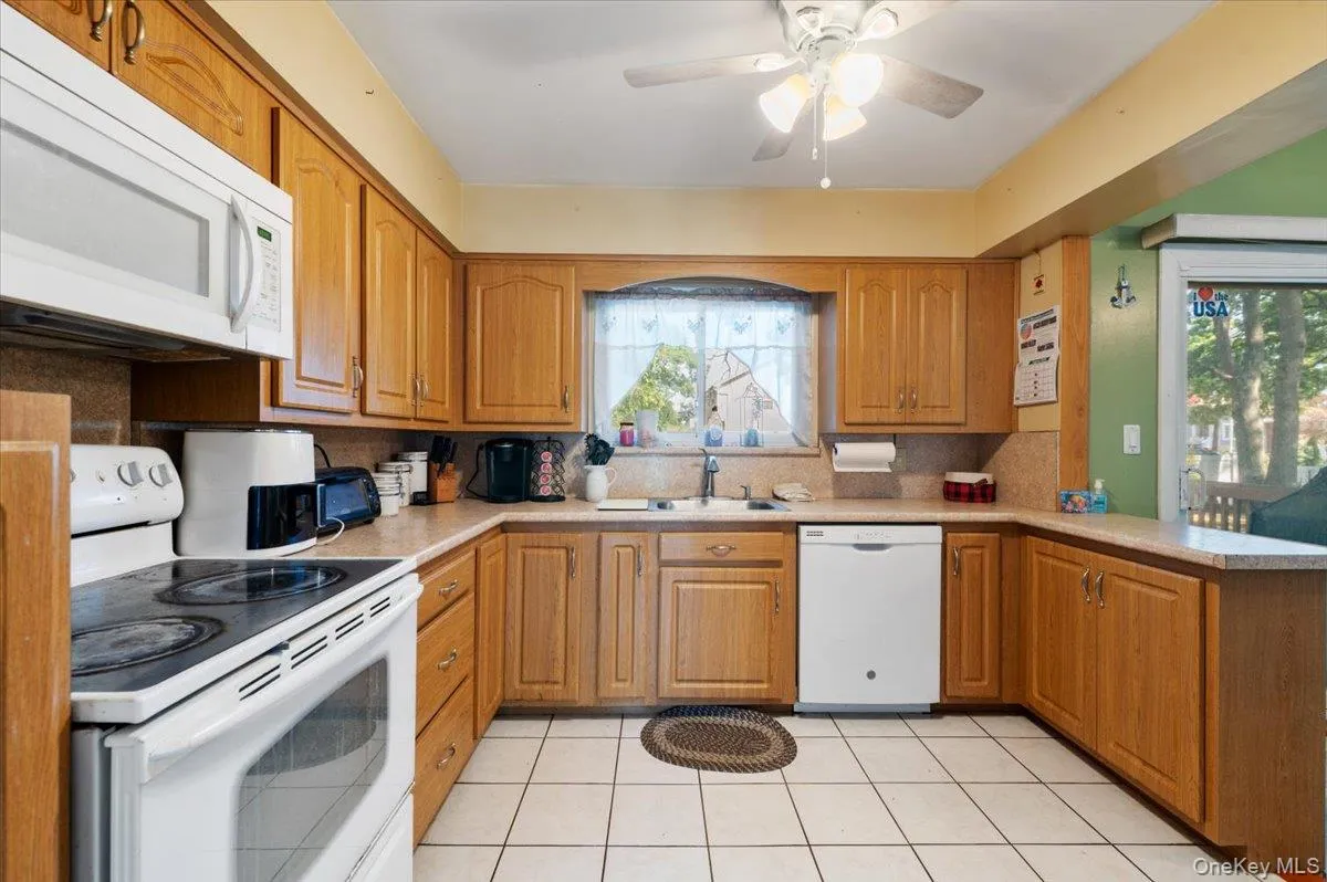 369 Central Avenue, Babylon, NY, 3 Bedrooms Bedrooms, 8 Rooms Rooms,2 BathroomsBathrooms,Residential,For Rent,Central,0,1036653 369 Central Avenue, Babylon, NY, 3 Bedrooms Bedrooms, 8 Rooms Rooms,2 BathroomsBathrooms,Residential,For Rent,Central,0,1036653