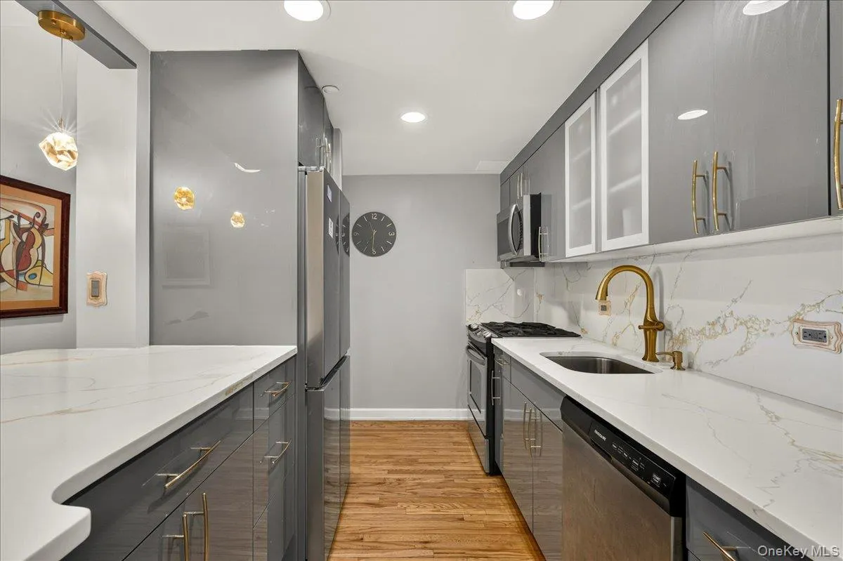 775 Lafayette Avenue, New York, NY, 2 Bedrooms Bedrooms, 4 Rooms Rooms,1 BathroomBathrooms,Residential,For Rent,Lafayette,0,1036654 775 Lafayette Avenue, New York, NY, 2 Bedrooms Bedrooms, 4 Rooms Rooms,1 BathroomBathrooms,Residential,For Rent,Lafayette,0,1036654