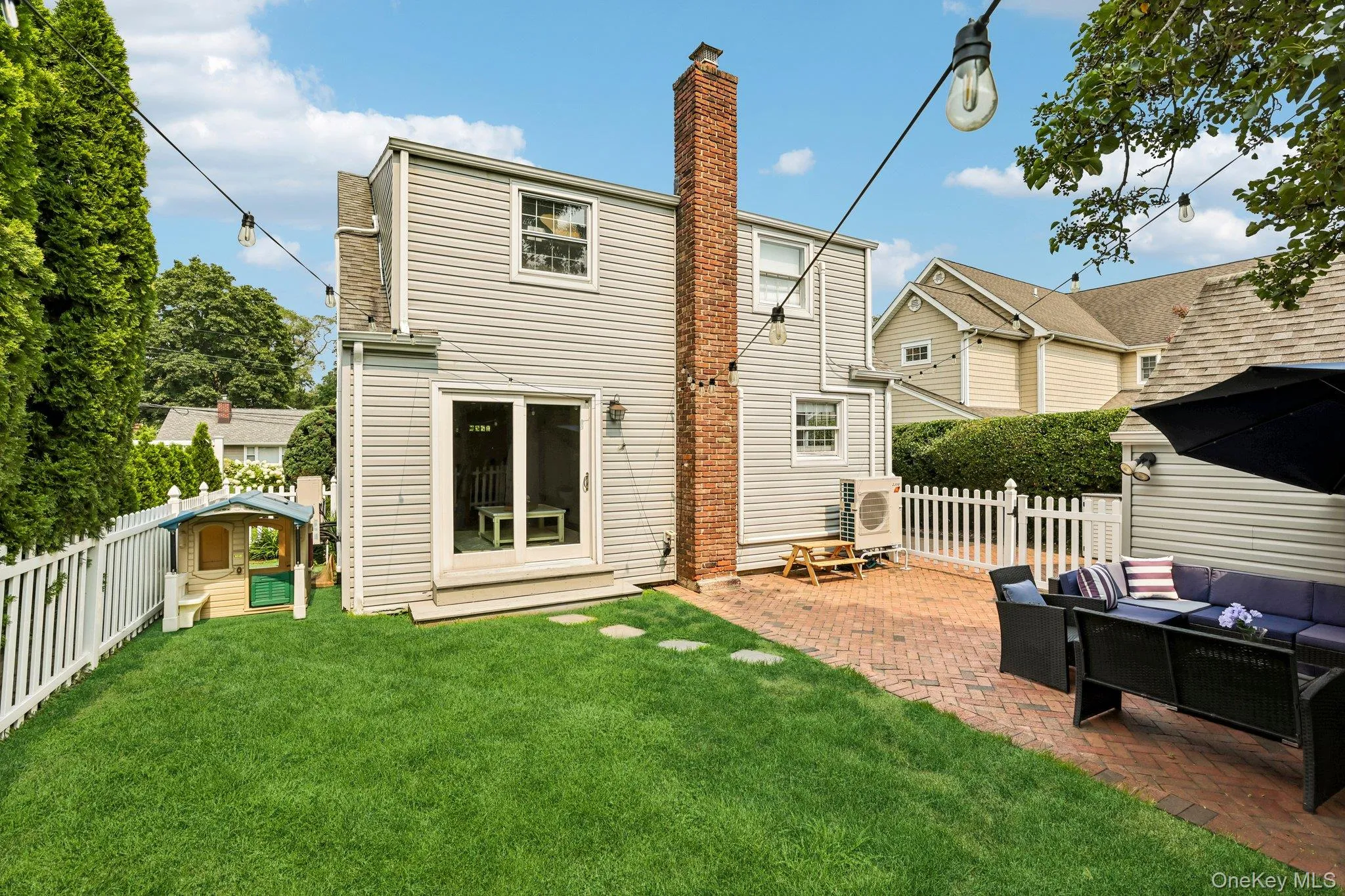 76 Highfield Avenue, North Hempstead, NY, 4 Bedrooms Bedrooms, 6 Rooms Rooms,2 BathroomsBathrooms,Residential,For Rent,Highfield,0,1036655 76 Highfield Avenue, North Hempstead, NY, 4 Bedrooms Bedrooms, 6 Rooms Rooms,2 BathroomsBathrooms,Residential,For Rent,Highfield,0,1036655