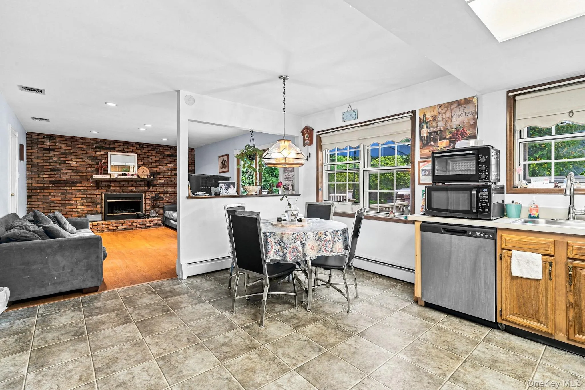 40 Glenridge Avenue, Brookhaven, NY, 3 Bedrooms Bedrooms, 7 Rooms Rooms,2 BathroomsBathrooms,Residential,For Rent,Glenridge,0,1036659 40 Glenridge Avenue, Brookhaven, NY, 3 Bedrooms Bedrooms, 7 Rooms Rooms,2 BathroomsBathrooms,Residential,For Rent,Glenridge,0,1036659