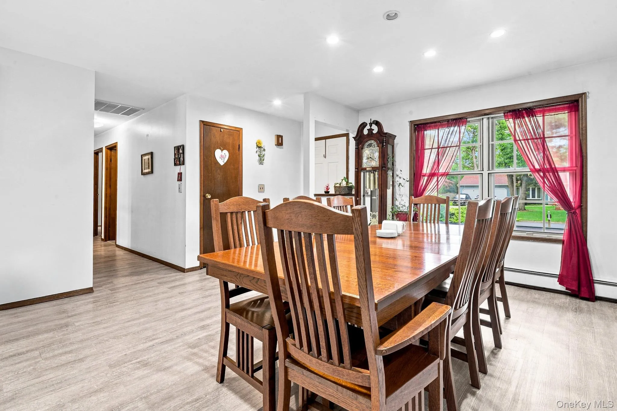40 Glenridge Avenue, Brookhaven, NY, 3 Bedrooms Bedrooms, 7 Rooms Rooms,2 BathroomsBathrooms,Residential,For Rent,Glenridge,0,1036659 40 Glenridge Avenue, Brookhaven, NY, 3 Bedrooms Bedrooms, 7 Rooms Rooms,2 BathroomsBathrooms,Residential,For Rent,Glenridge,0,1036659