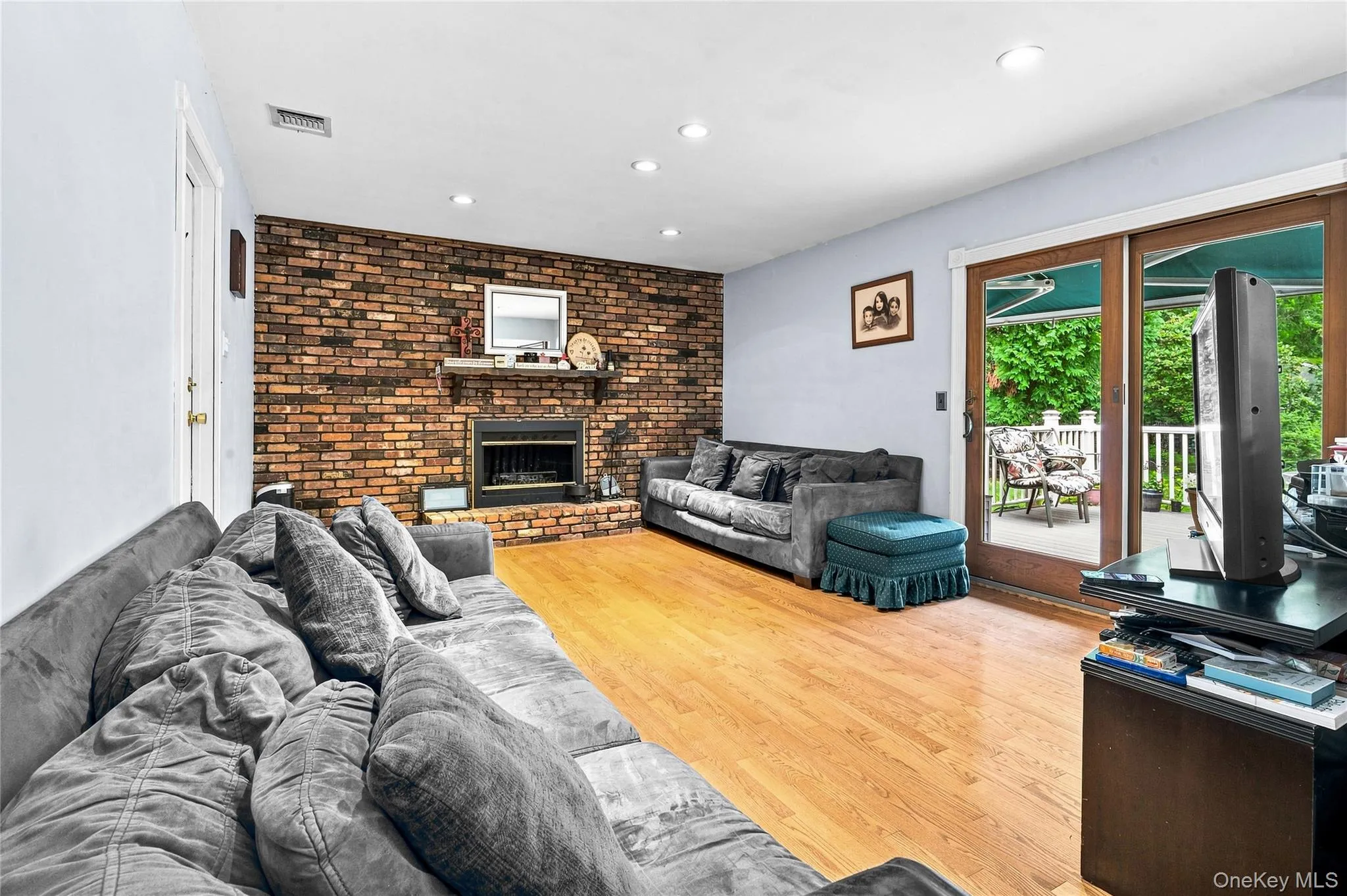40 Glenridge Avenue, Brookhaven, NY, 3 Bedrooms Bedrooms, 7 Rooms Rooms,2 BathroomsBathrooms,Residential,For Rent,Glenridge,0,1036659 40 Glenridge Avenue, Brookhaven, NY, 3 Bedrooms Bedrooms, 7 Rooms Rooms,2 BathroomsBathrooms,Residential,For Rent,Glenridge,0,1036659