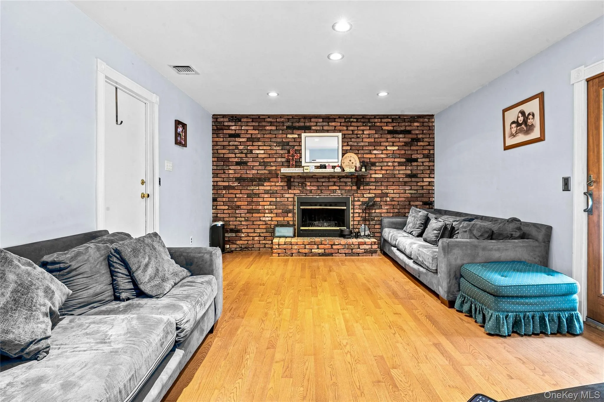 40 Glenridge Avenue, Brookhaven, NY, 3 Bedrooms Bedrooms, 7 Rooms Rooms,2 BathroomsBathrooms,Residential,For Rent,Glenridge,0,1036659 40 Glenridge Avenue, Brookhaven, NY, 3 Bedrooms Bedrooms, 7 Rooms Rooms,2 BathroomsBathrooms,Residential,For Rent,Glenridge,0,1036659