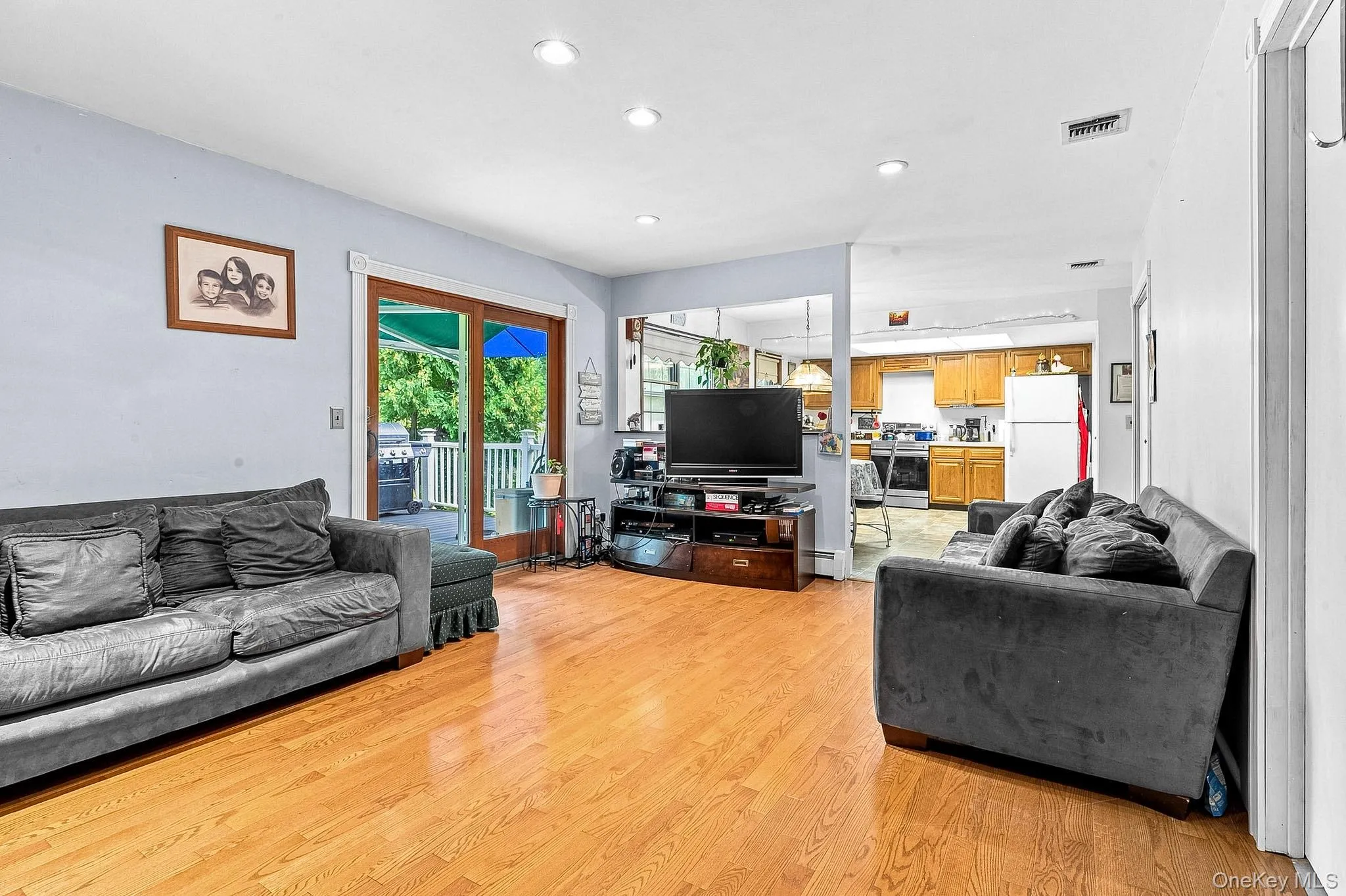 40 Glenridge Avenue, Brookhaven, NY, 3 Bedrooms Bedrooms, 7 Rooms Rooms,2 BathroomsBathrooms,Residential,For Rent,Glenridge,0,1036659 40 Glenridge Avenue, Brookhaven, NY, 3 Bedrooms Bedrooms, 7 Rooms Rooms,2 BathroomsBathrooms,Residential,For Rent,Glenridge,0,1036659
