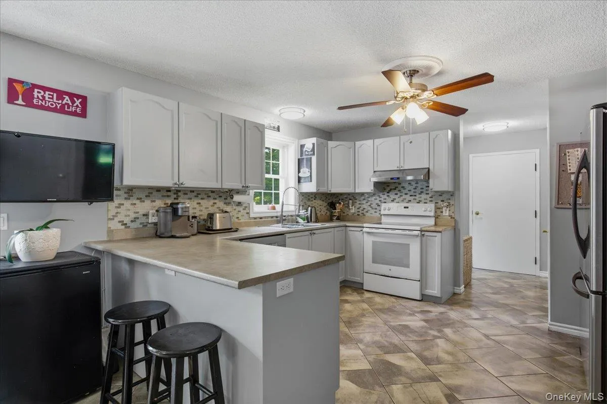 36 Hillside Avenue, Dover, NY, 3 Bedrooms Bedrooms, 8 Rooms Rooms,2 BathroomsBathrooms,Residential,For Rent,Hillside,0,1036661 36 Hillside Avenue, Dover, NY, 3 Bedrooms Bedrooms, 8 Rooms Rooms,2 BathroomsBathrooms,Residential,For Rent,Hillside,0,1036661
