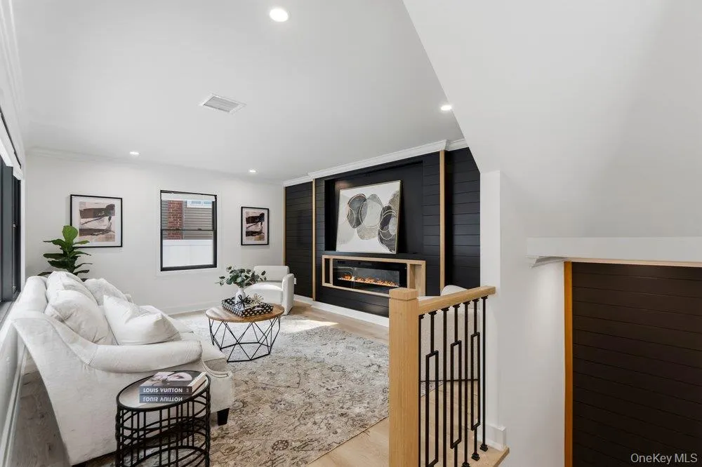 8 Allison Drive, Oyster Bay, NY, 5 Bedrooms Bedrooms, 9 Rooms Rooms,5 BathroomsBathrooms,Residential,For Rent,Allison,0,1036664 8 Allison Drive, Oyster Bay, NY, 5 Bedrooms Bedrooms, 9 Rooms Rooms,5 BathroomsBathrooms,Residential,For Rent,Allison,0,1036664