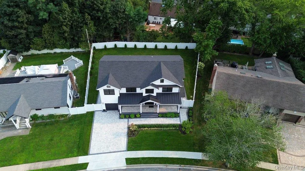 8 Allison Drive, Oyster Bay, NY, 5 Bedrooms Bedrooms, 9 Rooms Rooms,5 BathroomsBathrooms,Residential,For Rent,Allison,0,1036664 8 Allison Drive, Oyster Bay, NY, 5 Bedrooms Bedrooms, 9 Rooms Rooms,5 BathroomsBathrooms,Residential,For Rent,Allison,0,1036664