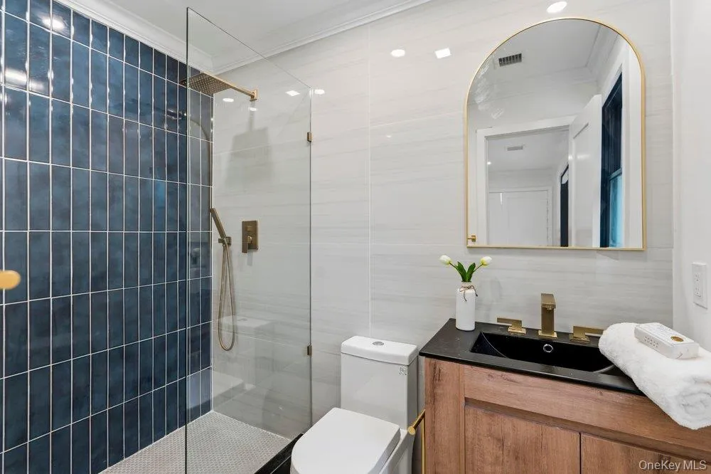8 Allison Drive, Oyster Bay, NY, 5 Bedrooms Bedrooms, 9 Rooms Rooms,5 BathroomsBathrooms,Residential,For Rent,Allison,0,1036664 8 Allison Drive, Oyster Bay, NY, 5 Bedrooms Bedrooms, 9 Rooms Rooms,5 BathroomsBathrooms,Residential,For Rent,Allison,0,1036664