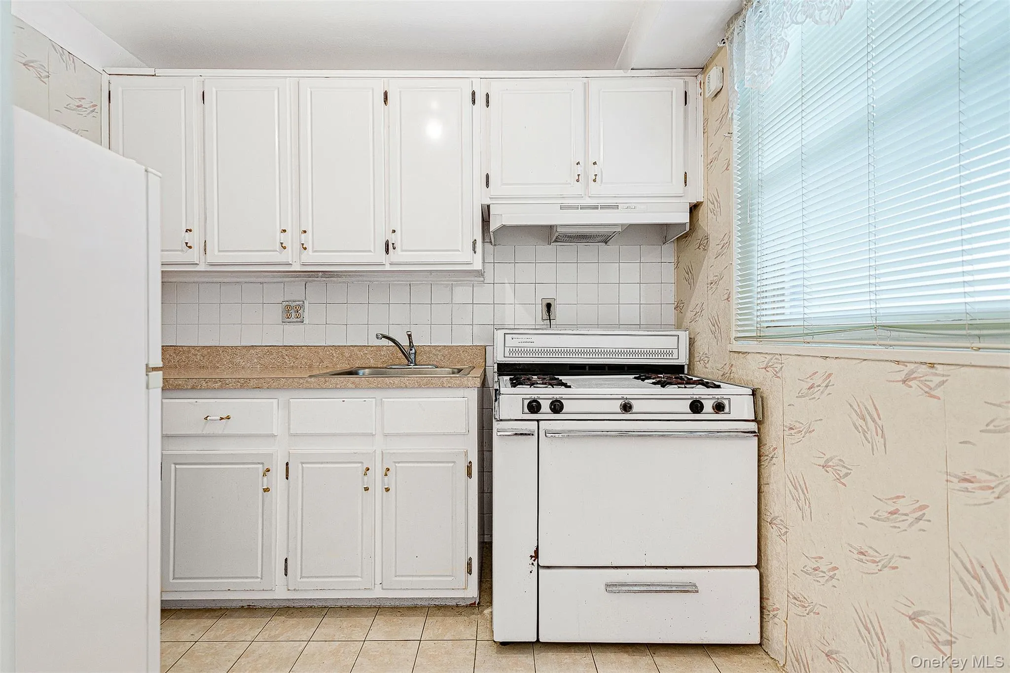 97-37 63rd Road, New York, NY, 1 Bedroom Bedrooms, 4 Rooms Rooms,1 BathroomBathrooms,Residential,For Rent,63rd,0,1036665 97-37 63rd Road, New York, NY, 1 Bedroom Bedrooms, 4 Rooms Rooms,1 BathroomBathrooms,Residential,For Rent,63rd,0,1036665