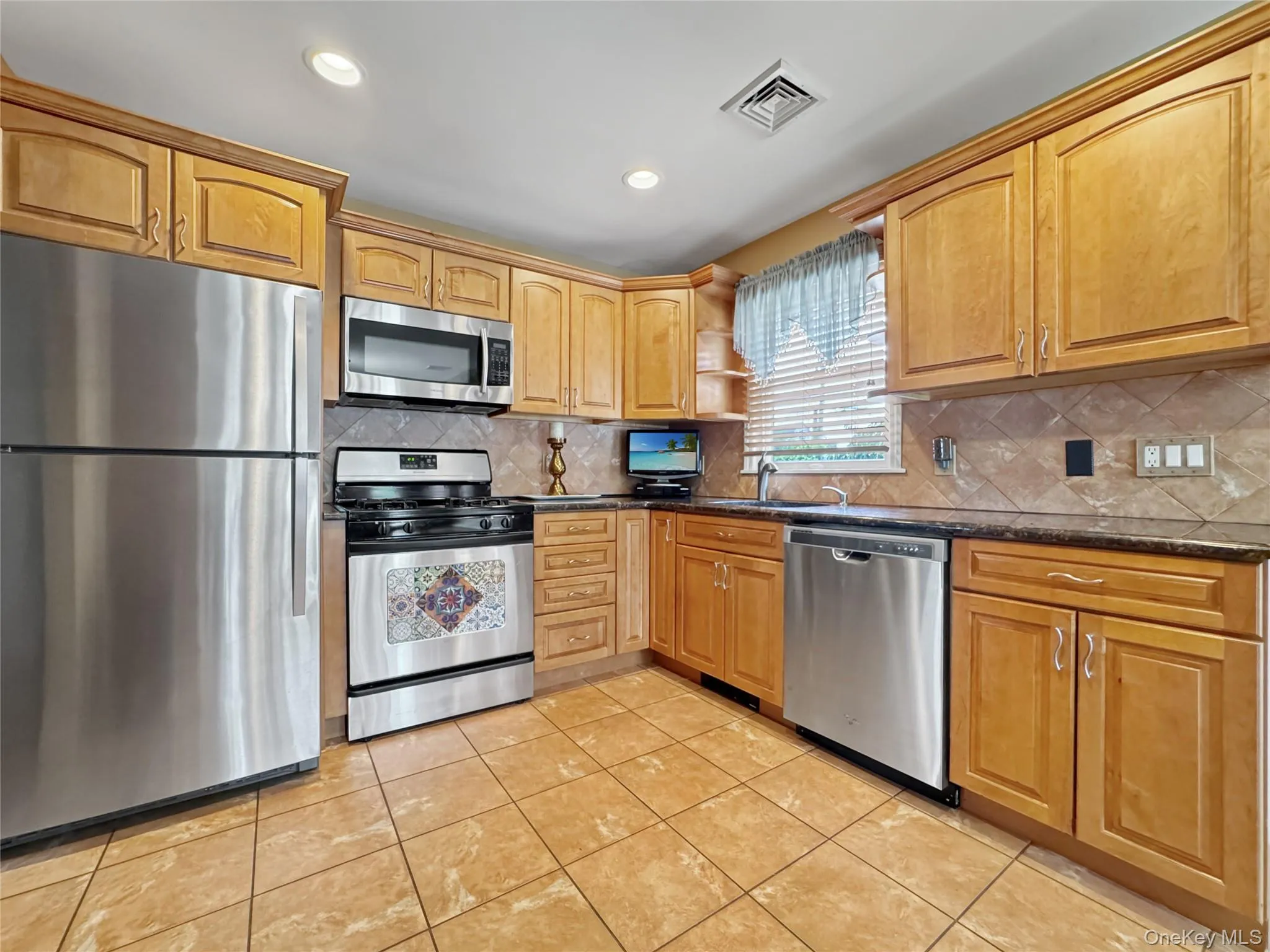 2810 Charles Road, Hempstead, NY, 3 Bedrooms Bedrooms, 6 Rooms Rooms,2 BathroomsBathrooms,Residential,For Rent,Charles,0,1036672 2810 Charles Road, Hempstead, NY, 3 Bedrooms Bedrooms, 6 Rooms Rooms,2 BathroomsBathrooms,Residential,For Rent,Charles,0,1036672