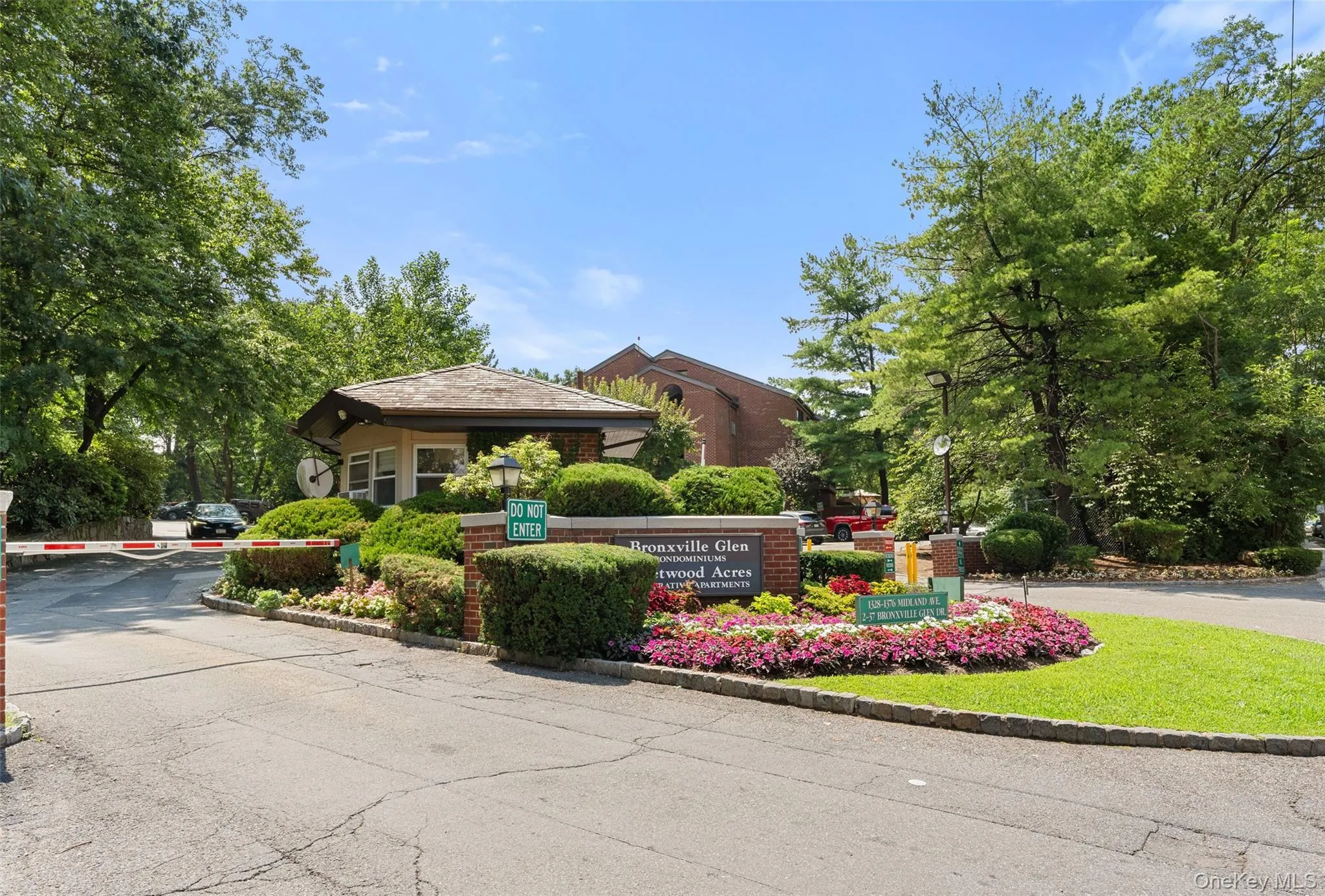 18 Bronxville Glen Drive, Yonkers, NY, 1 Bedroom Bedrooms, 5 Rooms Rooms,2 BathroomsBathrooms,Residential,For Rent,Bronxville Glen,0,1036675 18 Bronxville Glen Drive, Yonkers, NY, 1 Bedroom Bedrooms, 5 Rooms Rooms,2 BathroomsBathrooms,Residential,For Rent,Bronxville Glen,0,1036675