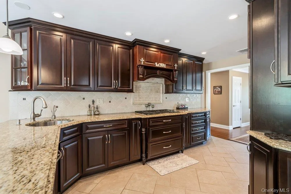 14 Hickman Street, Oyster Bay, NY, 3 Bedrooms Bedrooms, 10 Rooms Rooms,3 BathroomsBathrooms,Residential,For Rent,Hickman,0,1036679 14 Hickman Street, Oyster Bay, NY, 3 Bedrooms Bedrooms, 10 Rooms Rooms,3 BathroomsBathrooms,Residential,For Rent,Hickman,0,1036679