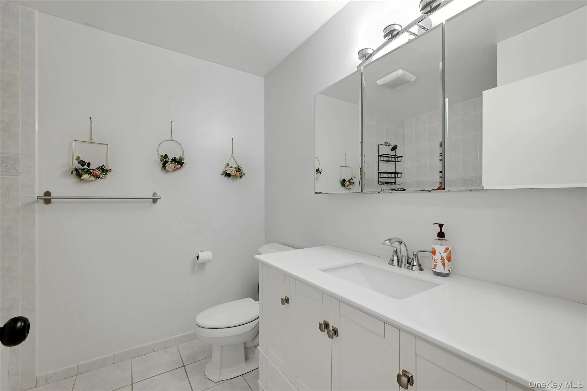 255 Heritage Lane, Chester Town, NY, 3 Bedrooms Bedrooms, 6 Rooms Rooms,2 BathroomsBathrooms,Residential,For Rent,Heritage,0,1036684 255 Heritage Lane, Chester Town, NY, 3 Bedrooms Bedrooms, 6 Rooms Rooms,2 BathroomsBathrooms,Residential,For Rent,Heritage,0,1036684