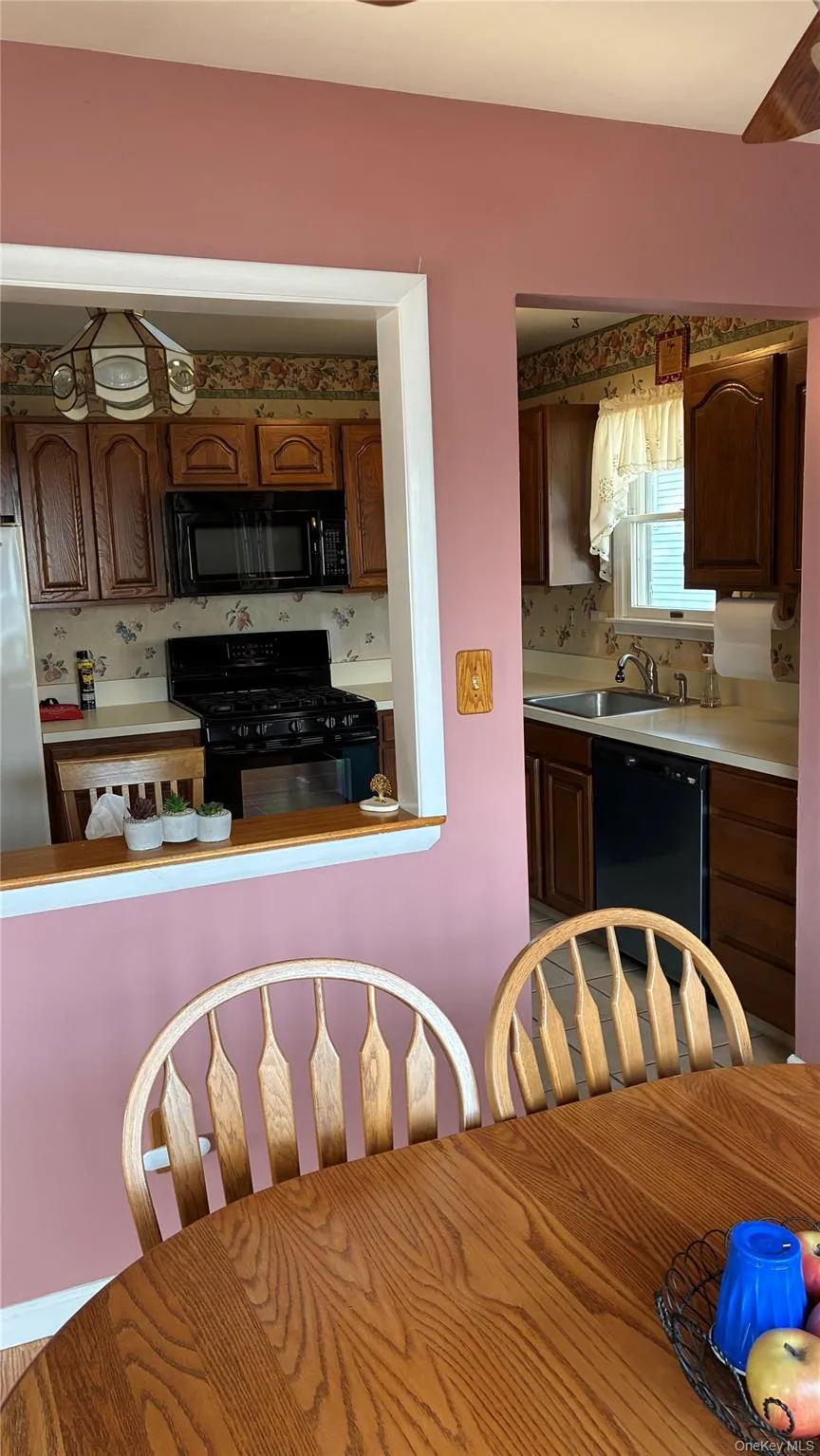 148 Harrison Avenue, Oyster Bay, NY, 6 Bedrooms Bedrooms, 10 Rooms Rooms,2 BathroomsBathrooms,Residential,For Rent,Harrison,0,1036696 148 Harrison Avenue, Oyster Bay, NY, 6 Bedrooms Bedrooms, 10 Rooms Rooms,2 BathroomsBathrooms,Residential,For Rent,Harrison,0,1036696