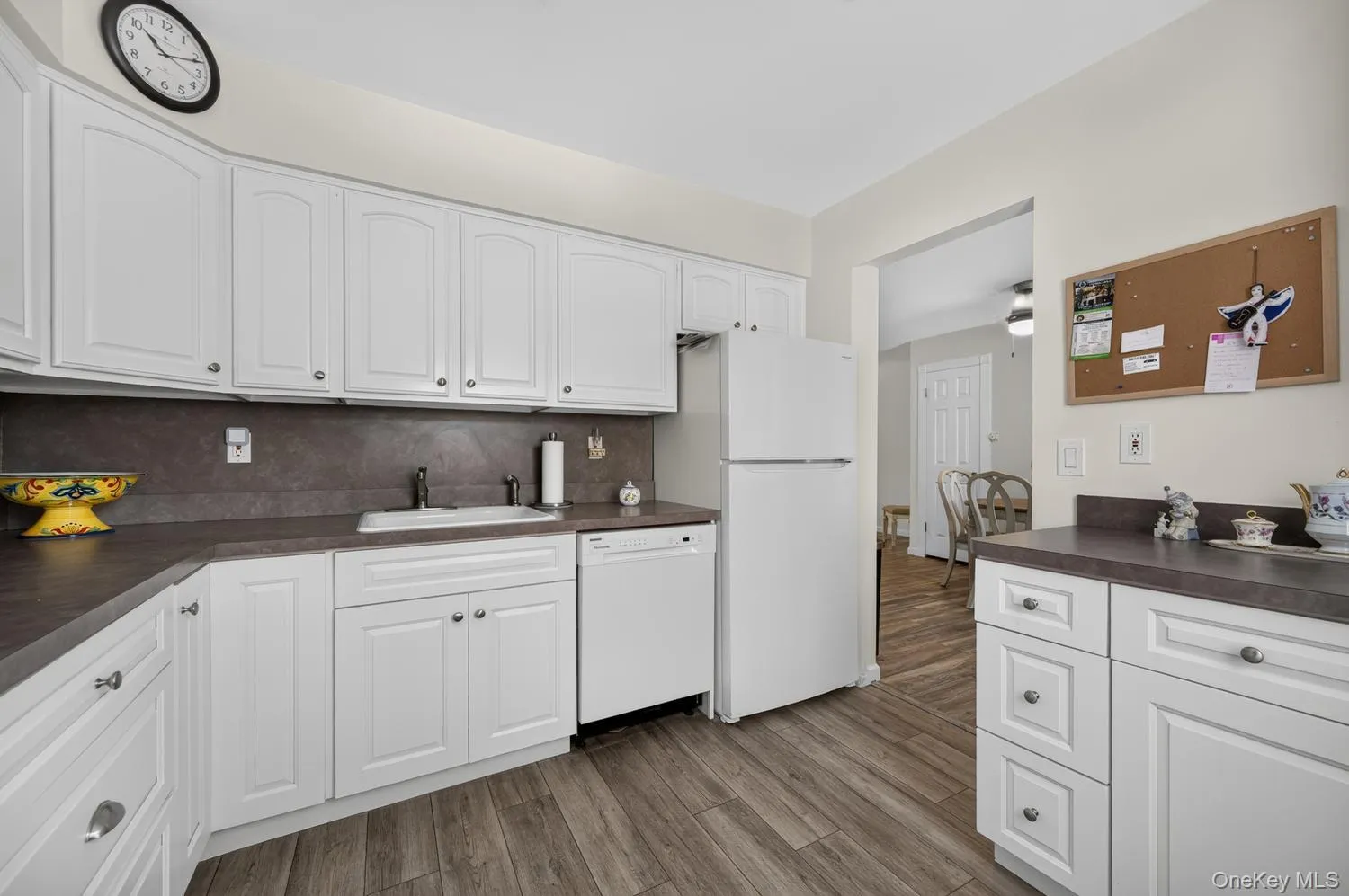 2 Anchorage, Oyster Bay, NY, 1 Bedroom Bedrooms, 4 Rooms Rooms,1 BathroomBathrooms,Residential,For Rent,Anchorage,0,1036702 2 Anchorage, Oyster Bay, NY, 1 Bedroom Bedrooms, 4 Rooms Rooms,1 BathroomBathrooms,Residential,For Rent,Anchorage,0,1036702