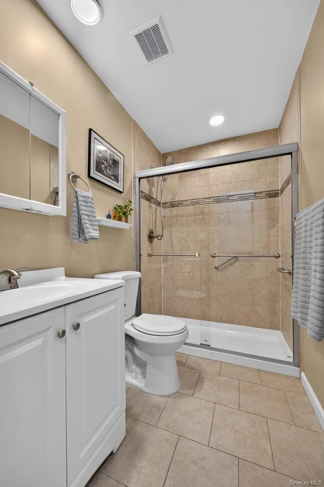 2 Anchorage, Oyster Bay, NY, 1 Bedroom Bedrooms, 4 Rooms Rooms,1 BathroomBathrooms,Residential,For Rent,Anchorage,0,1036702 2 Anchorage, Oyster Bay, NY, 1 Bedroom Bedrooms, 4 Rooms Rooms,1 BathroomBathrooms,Residential,For Rent,Anchorage,0,1036702
