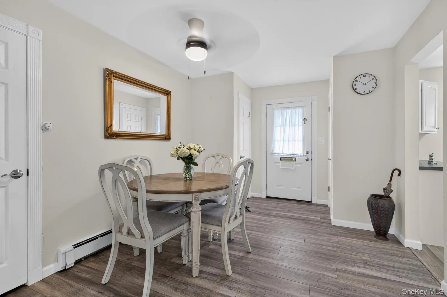 2 Anchorage, Oyster Bay, NY, 1 Bedroom Bedrooms, 4 Rooms Rooms,1 BathroomBathrooms,Residential,For Rent,Anchorage,0,1036702 2 Anchorage, Oyster Bay, NY, 1 Bedroom Bedrooms, 4 Rooms Rooms,1 BathroomBathrooms,Residential,For Rent,Anchorage,0,1036702