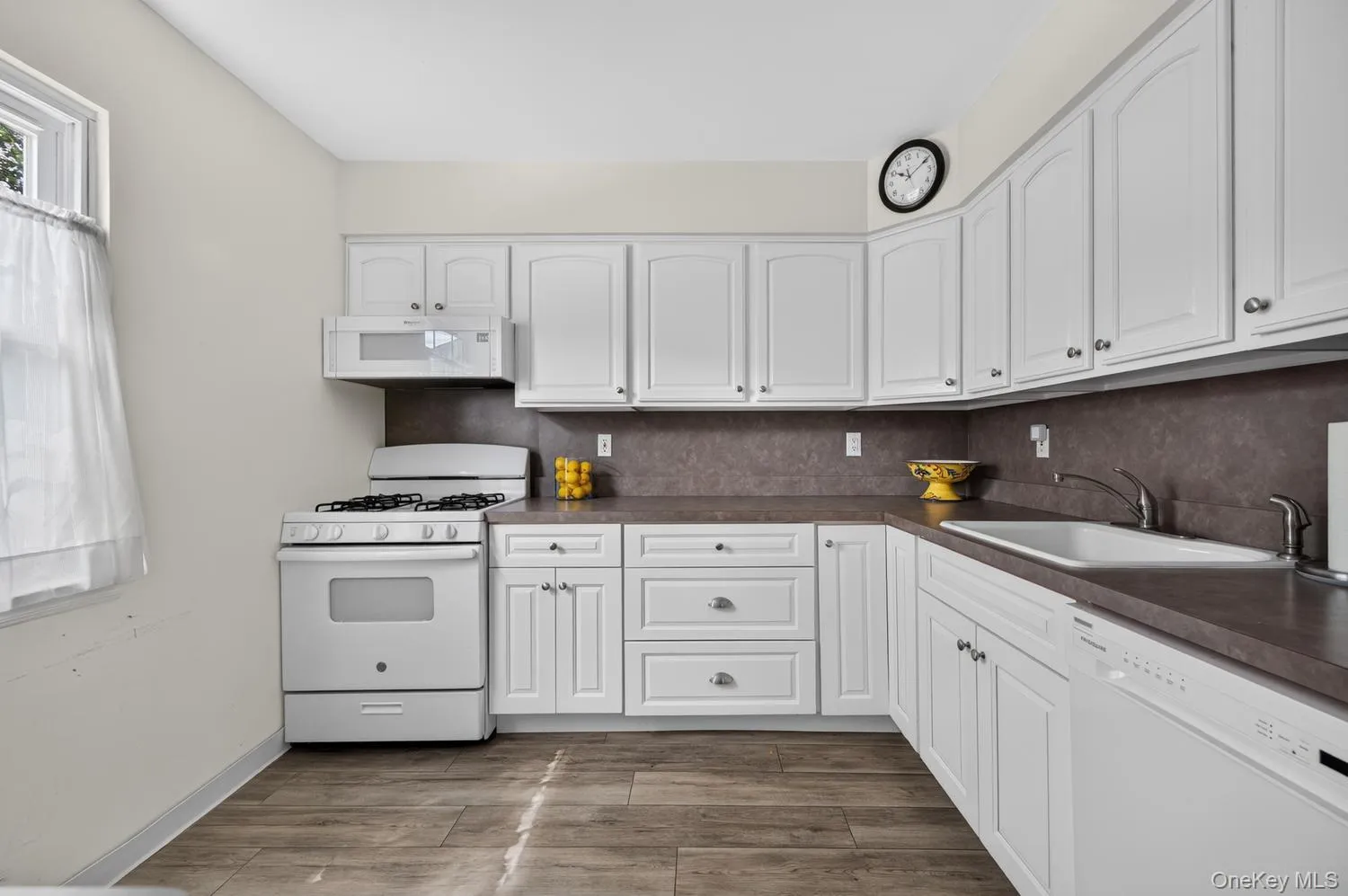 2 Anchorage, Oyster Bay, NY, 1 Bedroom Bedrooms, 4 Rooms Rooms,1 BathroomBathrooms,Residential,For Rent,Anchorage,0,1036702 2 Anchorage, Oyster Bay, NY, 1 Bedroom Bedrooms, 4 Rooms Rooms,1 BathroomBathrooms,Residential,For Rent,Anchorage,0,1036702