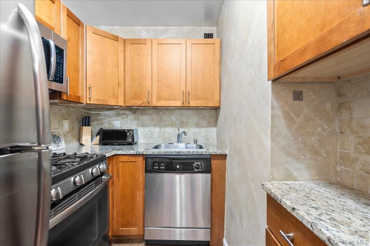 16 Lake Street, White Plains, NY, 1 Bedroom Bedrooms, 4 Rooms Rooms,1 BathroomBathrooms,Residential,For Rent,Lake,0,1036708 16 Lake Street, White Plains, NY, 1 Bedroom Bedrooms, 4 Rooms Rooms,1 BathroomBathrooms,Residential,For Rent,Lake,0,1036708