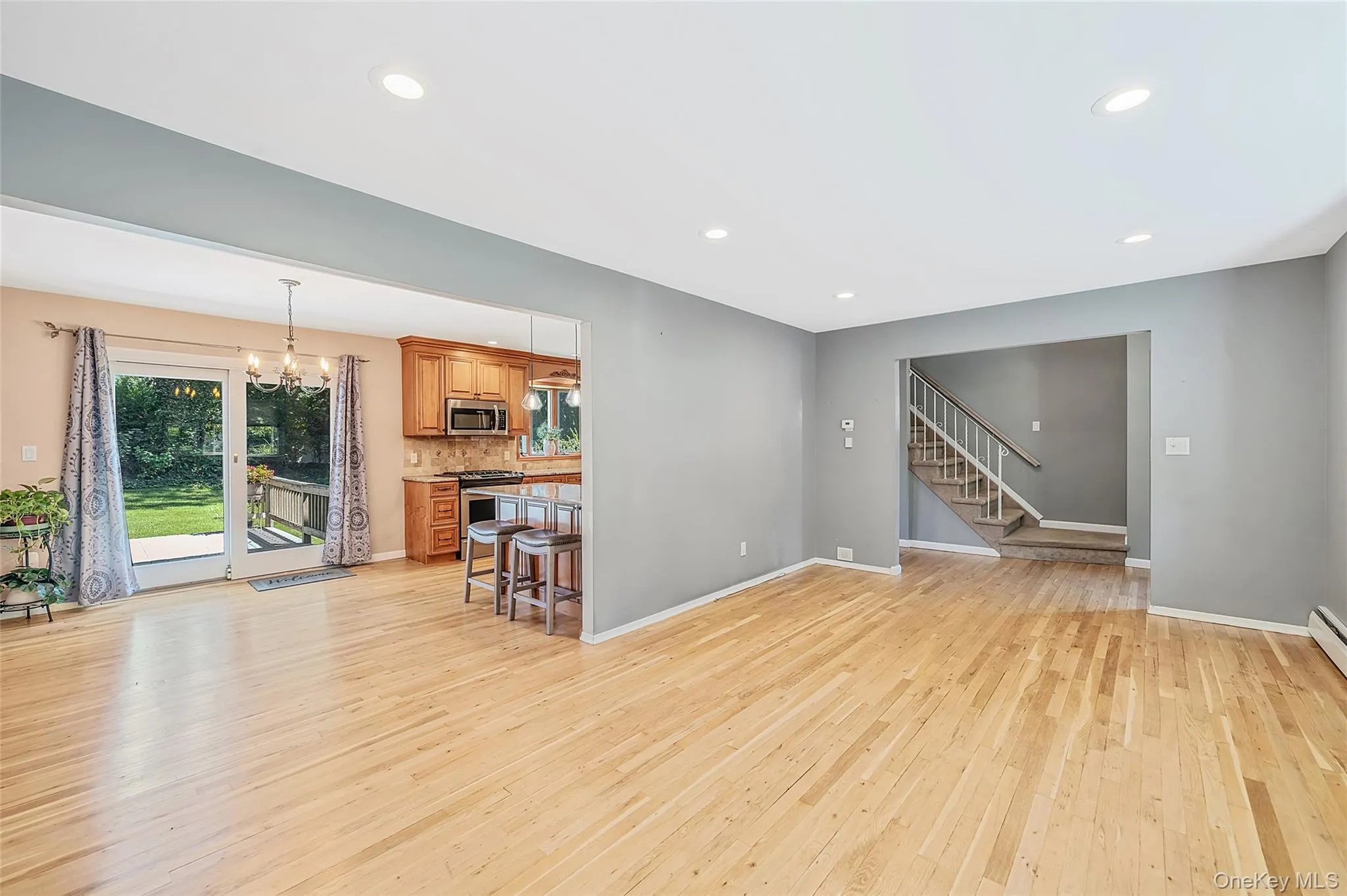 10 Foothill Lane, Smithtown, NY, 4 Bedrooms Bedrooms, 7 Rooms Rooms,2 BathroomsBathrooms,Residential,For Rent,Foothill,0,1036711 10 Foothill Lane, Smithtown, NY, 4 Bedrooms Bedrooms, 7 Rooms Rooms,2 BathroomsBathrooms,Residential,For Rent,Foothill,0,1036711