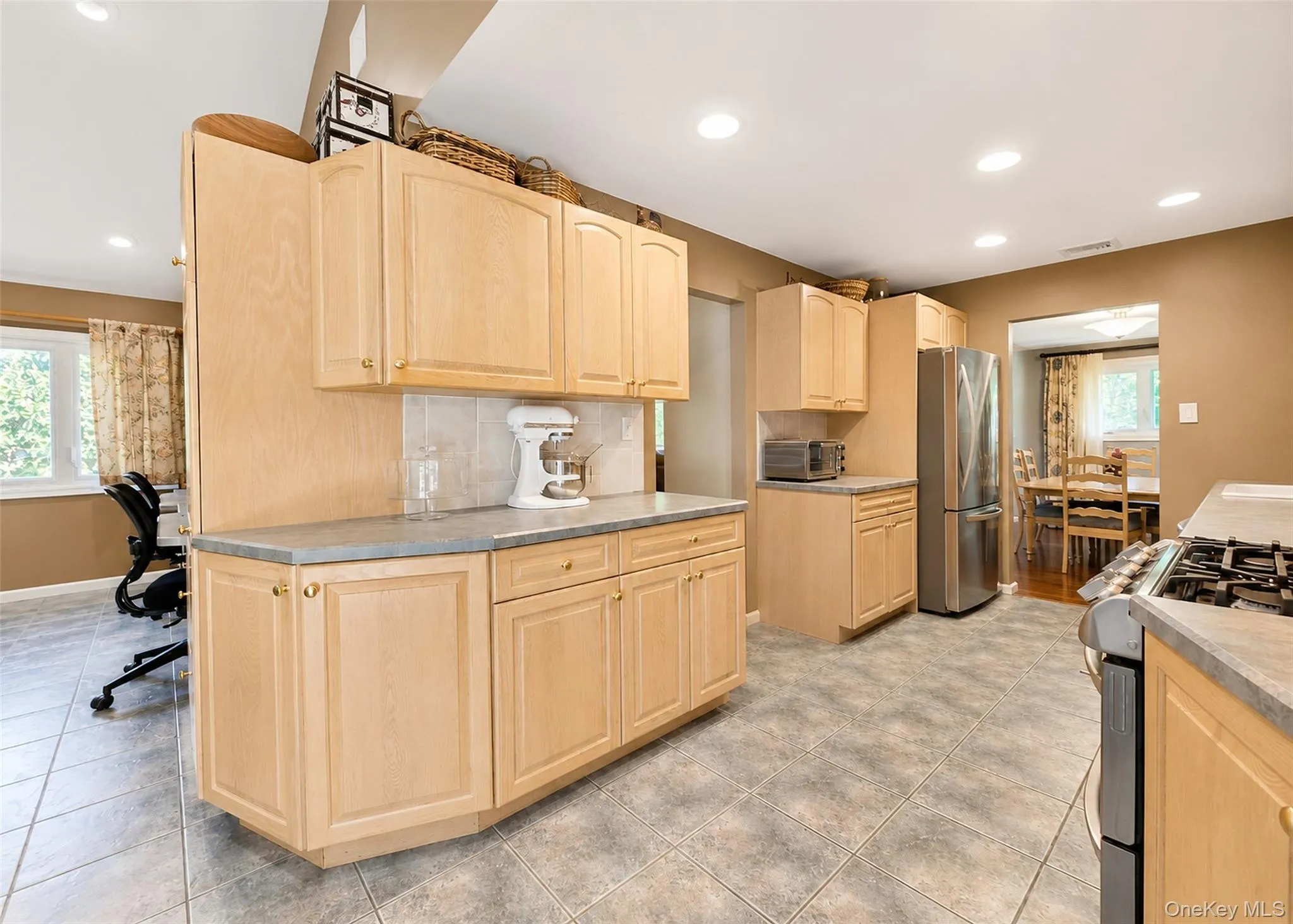 8 Starlight Drive, Smithtown, NY, 3 Bedrooms Bedrooms, 10 Rooms Rooms,2 BathroomsBathrooms,Residential,For Rent,Starlight,0,1036712 8 Starlight Drive, Smithtown, NY, 3 Bedrooms Bedrooms, 10 Rooms Rooms,2 BathroomsBathrooms,Residential,For Rent,Starlight,0,1036712