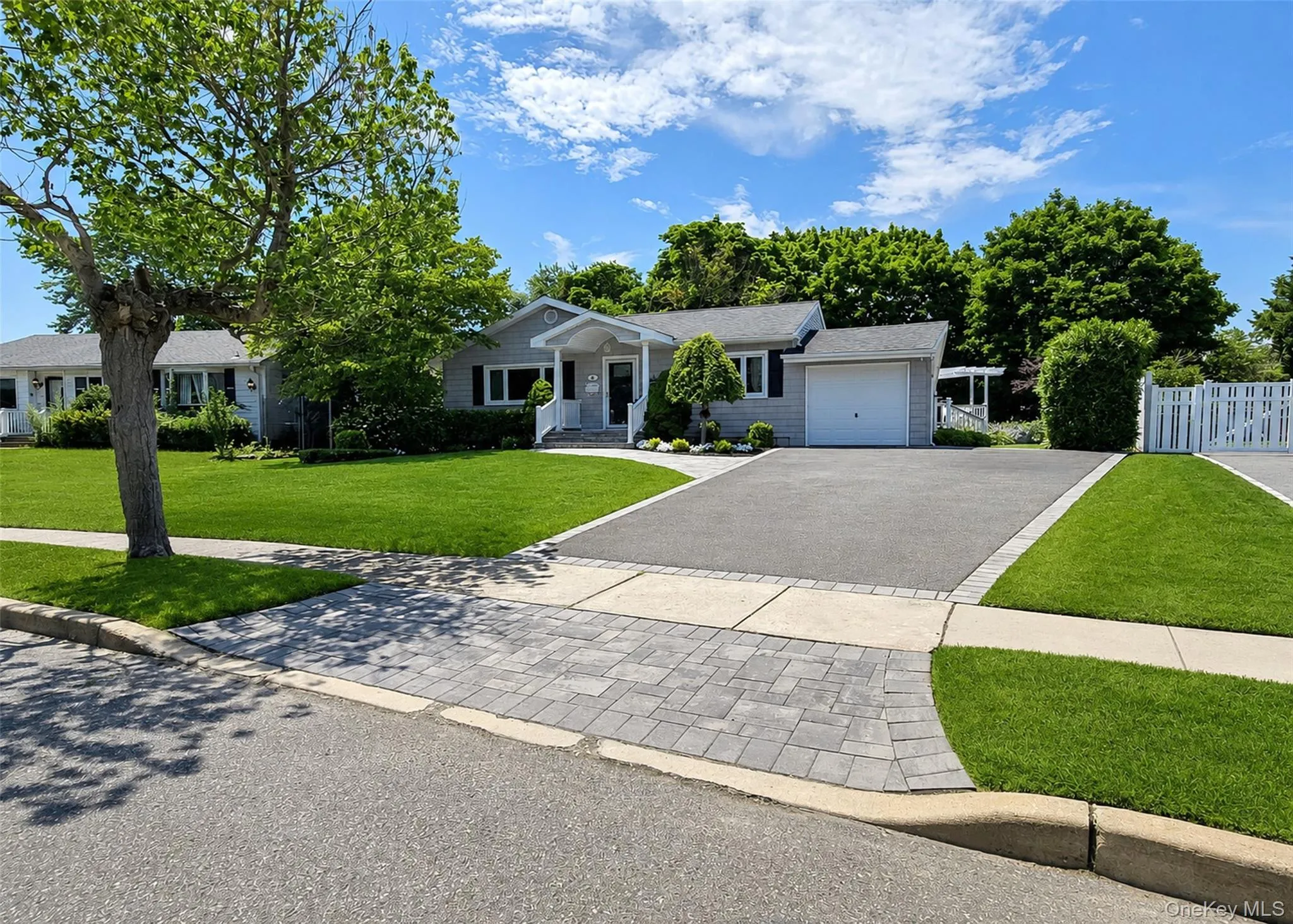 8 Starlight Drive, Smithtown, NY, 3 Bedrooms Bedrooms, 10 Rooms Rooms,2 BathroomsBathrooms,Residential,For Rent,Starlight,0,1036712 8 Starlight Drive, Smithtown, NY, 3 Bedrooms Bedrooms, 10 Rooms Rooms,2 BathroomsBathrooms,Residential,For Rent,Starlight,0,1036712