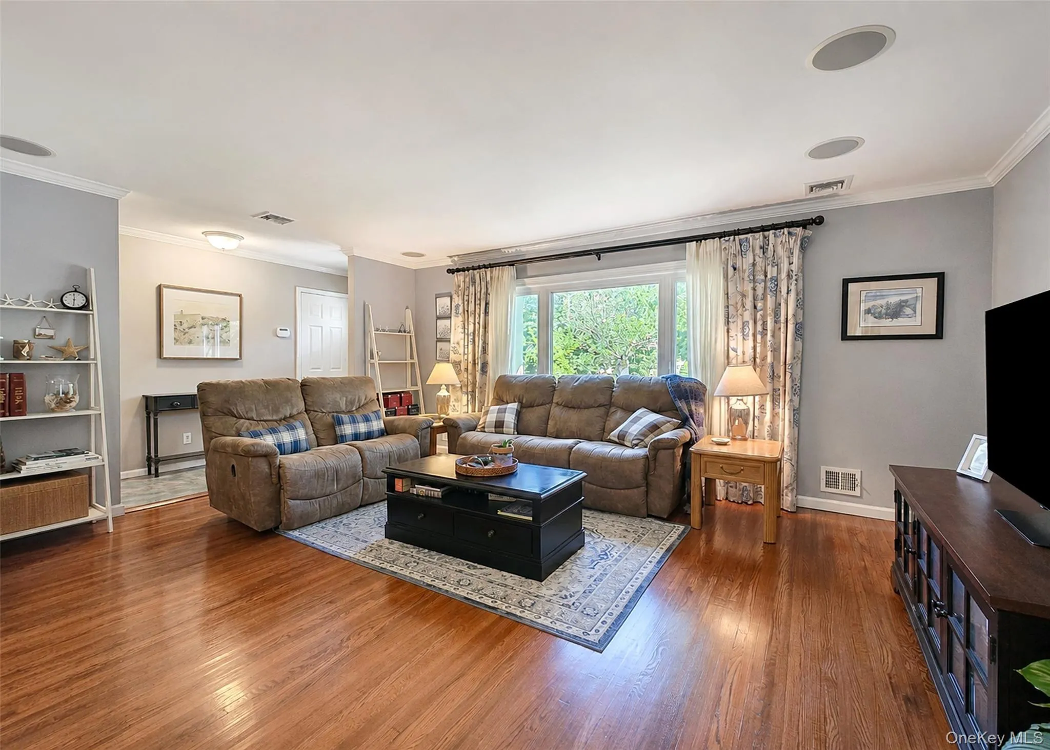 custom crown molding custom crown molding