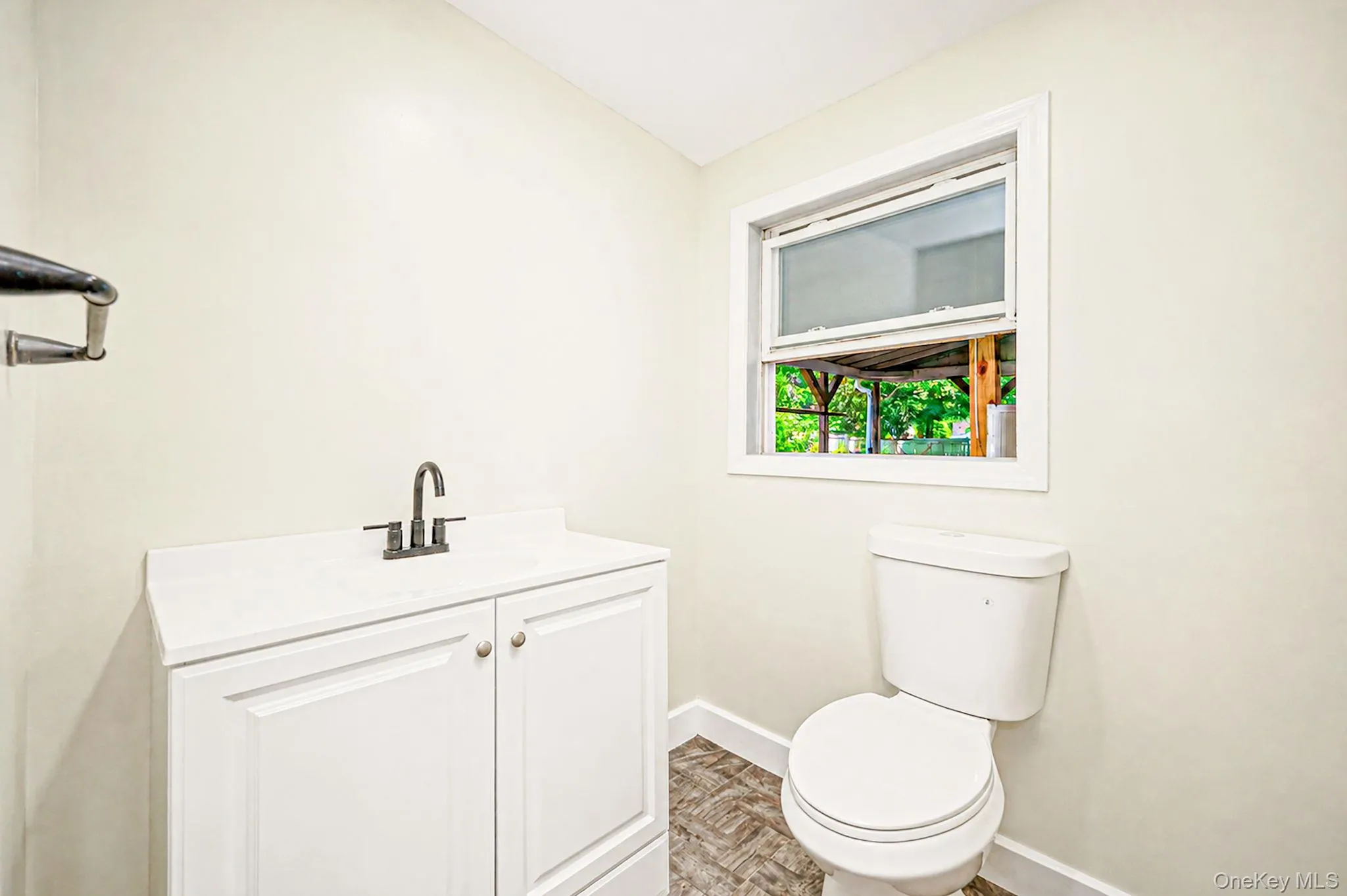 125 Wood Road, Brookhaven, NY, 3 Bedrooms Bedrooms, 7 Rooms Rooms,1 BathroomBathrooms,Residential,For Rent,Wood,0,1036715 125 Wood Road, Brookhaven, NY, 3 Bedrooms Bedrooms, 7 Rooms Rooms,1 BathroomBathrooms,Residential,For Rent,Wood,0,1036715