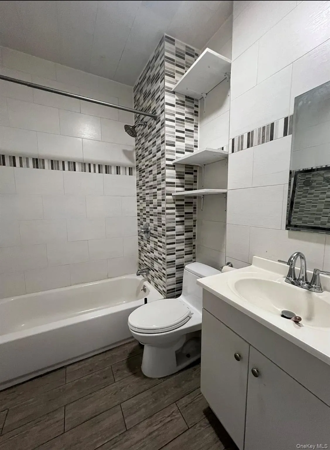 10713 Northern Boulevard, New York, NY, 4 Bedrooms Bedrooms, 6 Rooms Rooms,1 BathroomBathrooms,Residential Lease,For Rent,Northern,0,1036716 10713 Northern Boulevard, New York, NY, 4 Bedrooms Bedrooms, 6 Rooms Rooms,1 BathroomBathrooms,Residential Lease,For Rent,Northern,0,1036716