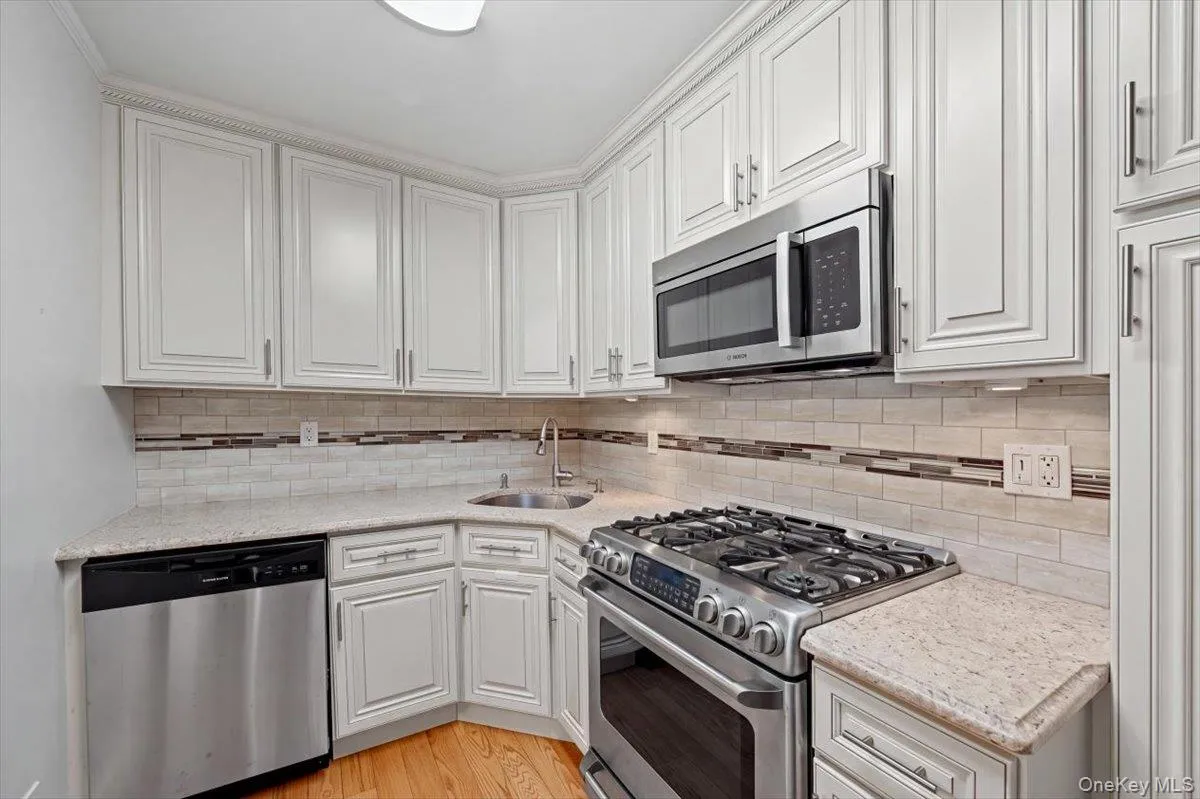 16365 23rd Avenue, New York, NY, 3 Bedrooms Bedrooms, 6 Rooms Rooms,2 BathroomsBathrooms,Residential Lease,For Rent,23rd,0,1036721 16365 23rd Avenue, New York, NY, 3 Bedrooms Bedrooms, 6 Rooms Rooms,2 BathroomsBathrooms,Residential Lease,For Rent,23rd,0,1036721
