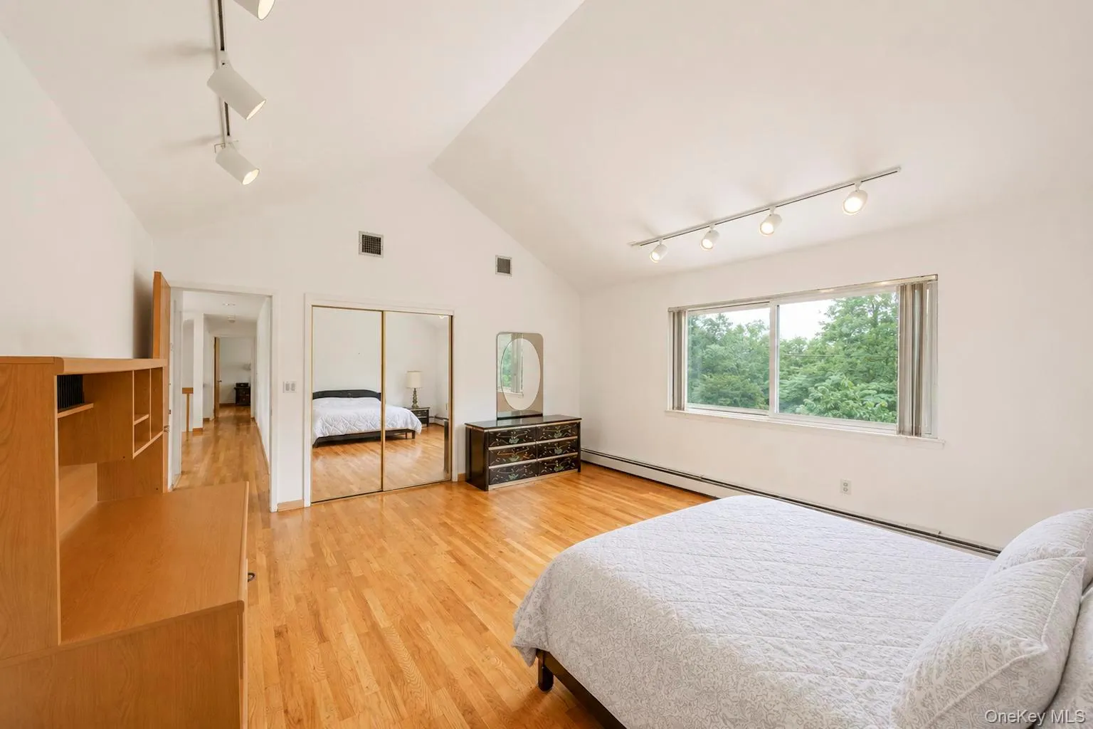 5 Dohne Court, Huntington, NY, 4 Bedrooms Bedrooms, 8 Rooms Rooms,3 BathroomsBathrooms,Residential,For Rent,Dohne,0,1036730 5 Dohne Court, Huntington, NY, 4 Bedrooms Bedrooms, 8 Rooms Rooms,3 BathroomsBathrooms,Residential,For Rent,Dohne,0,1036730