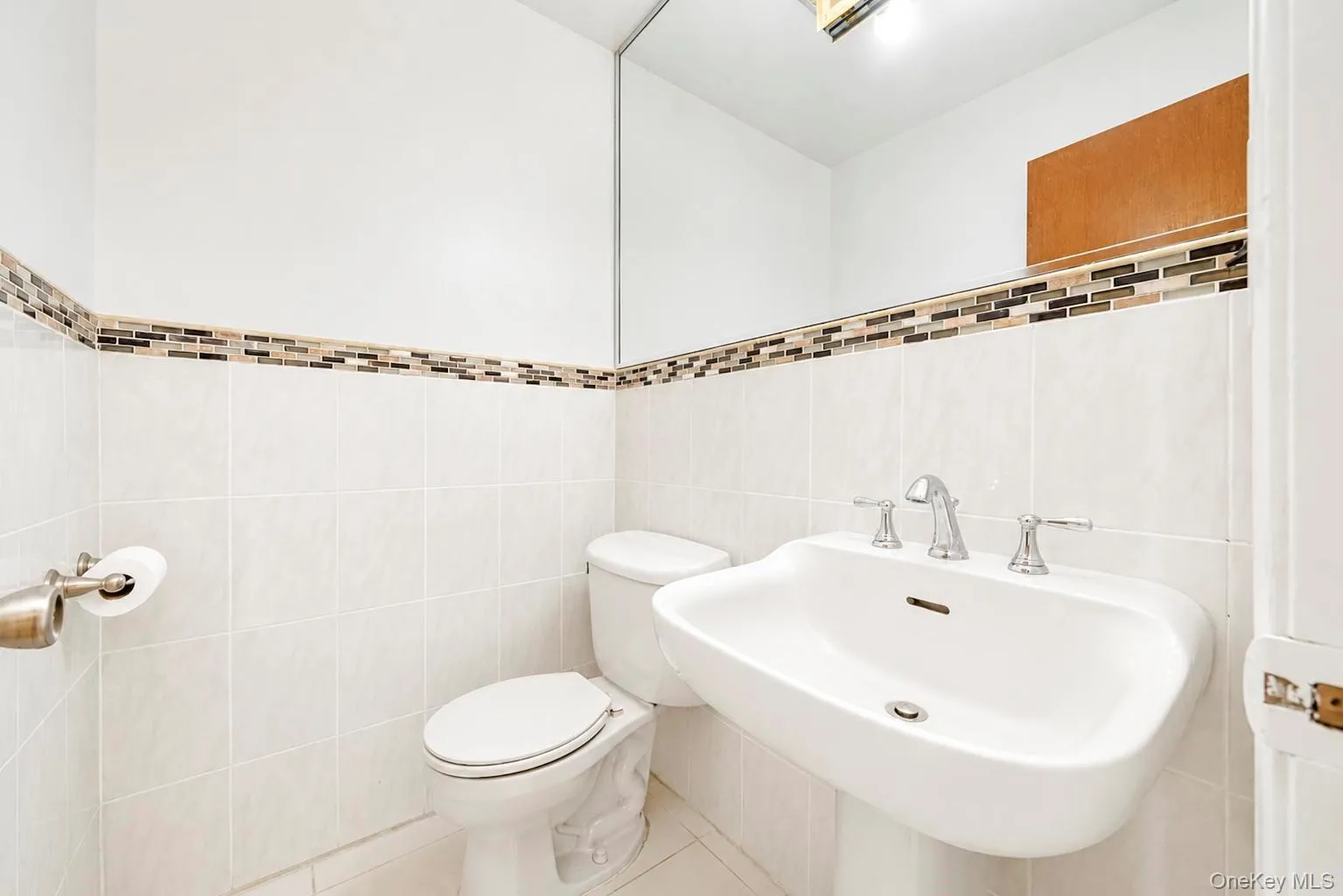 Half bath room on 1st floor. Half bath room on 1st floor.