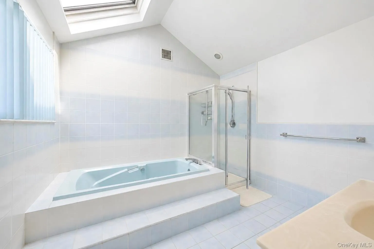 5 Dohne Court, Huntington, NY, 4 Bedrooms Bedrooms, 8 Rooms Rooms,3 BathroomsBathrooms,Residential,For Rent,Dohne,0,1036730 5 Dohne Court, Huntington, NY, 4 Bedrooms Bedrooms, 8 Rooms Rooms,3 BathroomsBathrooms,Residential,For Rent,Dohne,0,1036730